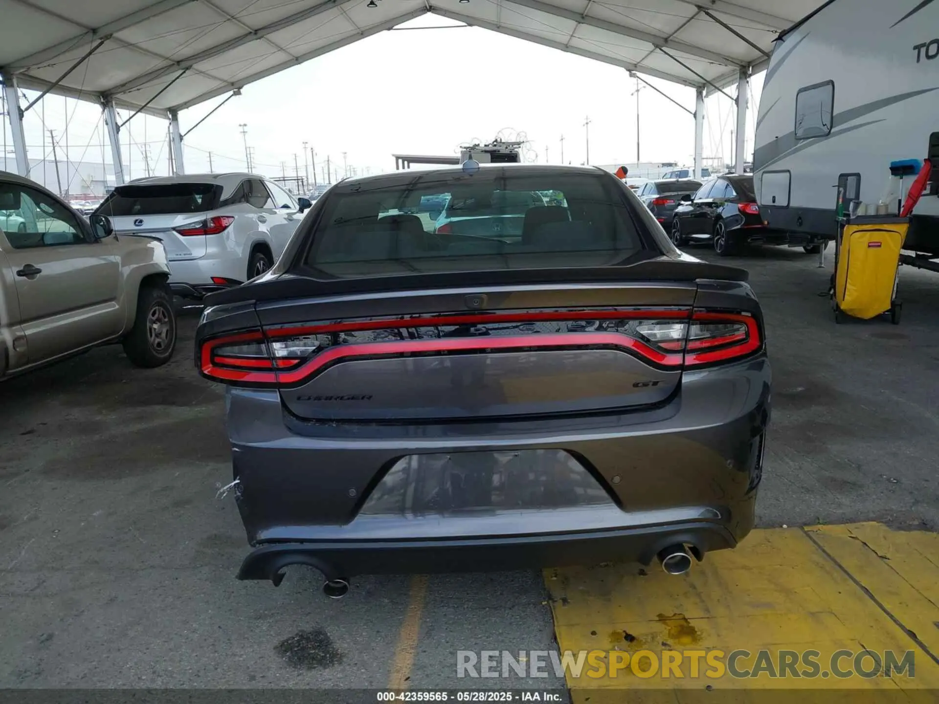 16 Photograph of a damaged car 2C3CDXHG2PH543131 DODGE CHARGER 2023