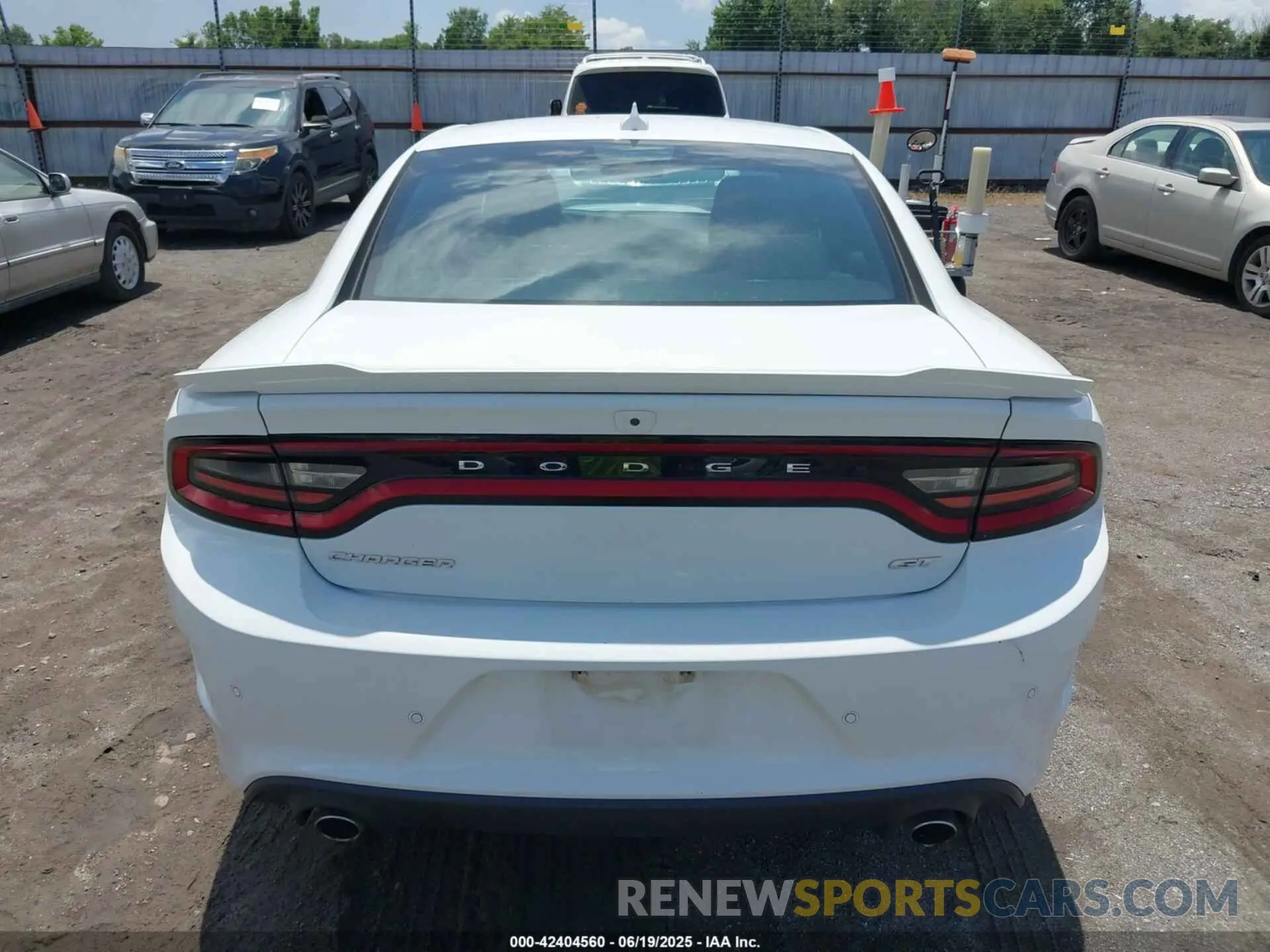 16 Photograph of a damaged car 2C3CDXHG2PH594841 DODGE CHARGER 2023