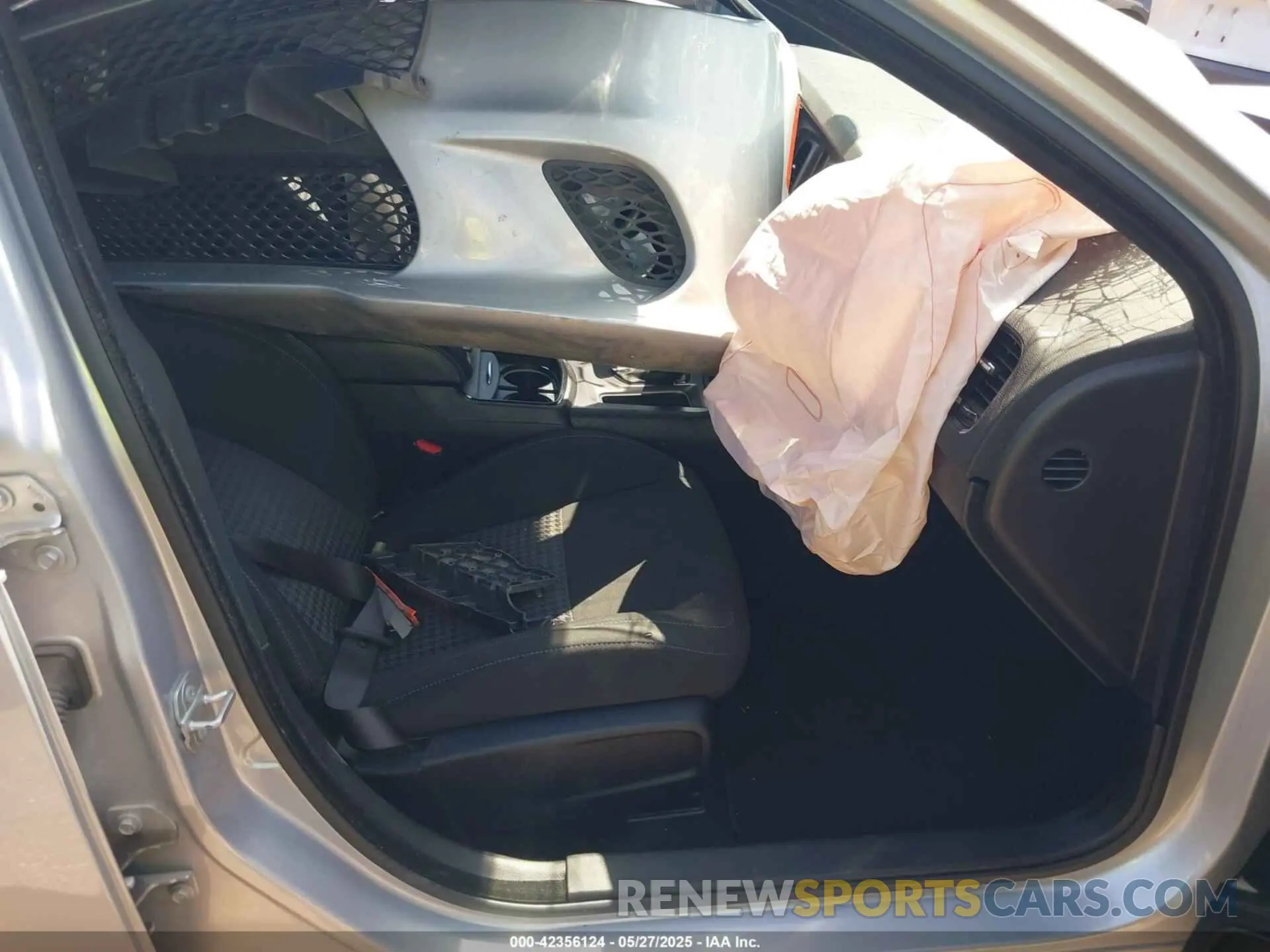 5 Photograph of a damaged car 2C3CDXHG4PH583324 DODGE CHARGER 2023