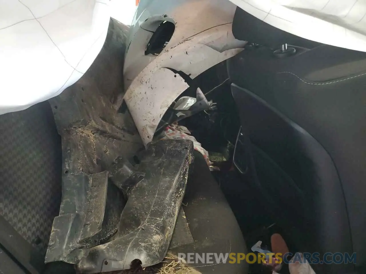 10 Photograph of a damaged car 2C3CDXHG4PH615432 DODGE CHARGER 2023
