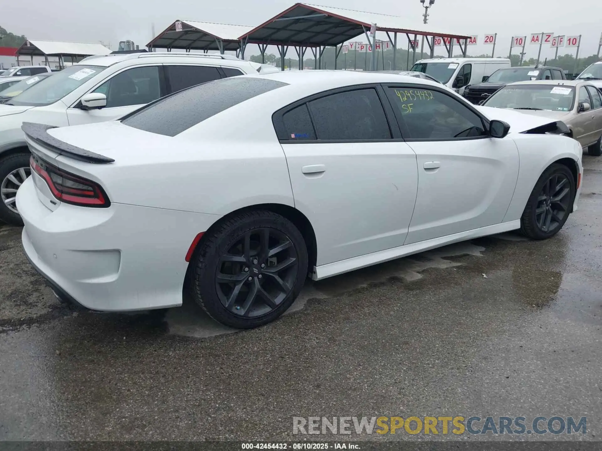 4 Photograph of a damaged car 2C3CDXHG5PH687157 DODGE CHARGER 2023