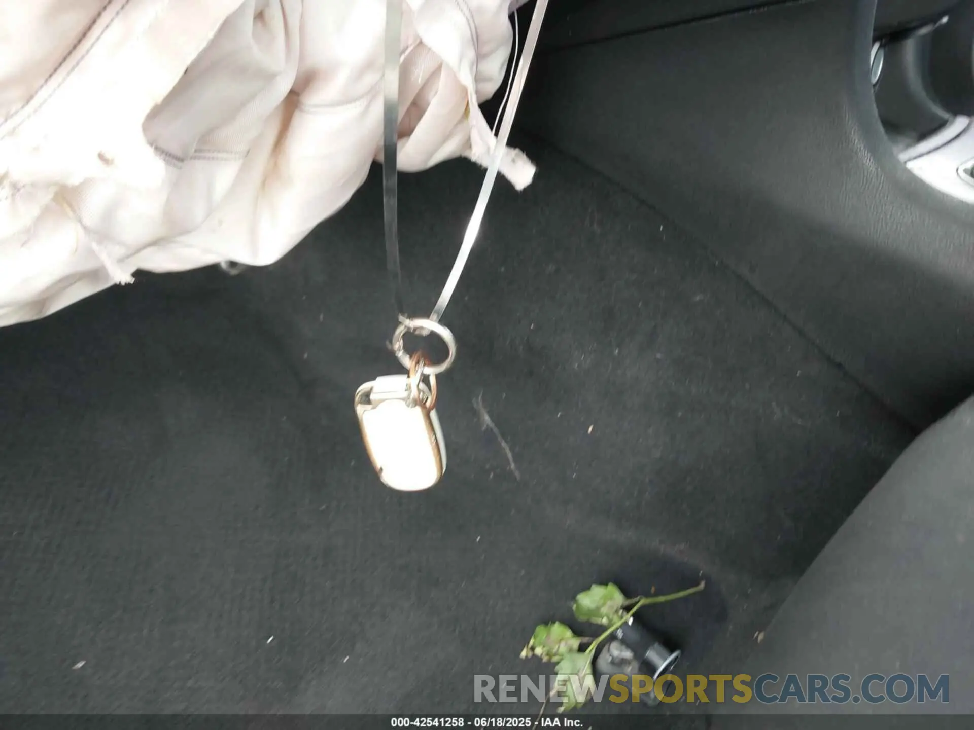 11 Photograph of a damaged car 2C3CDXHG6PH583423 DODGE CHARGER 2023