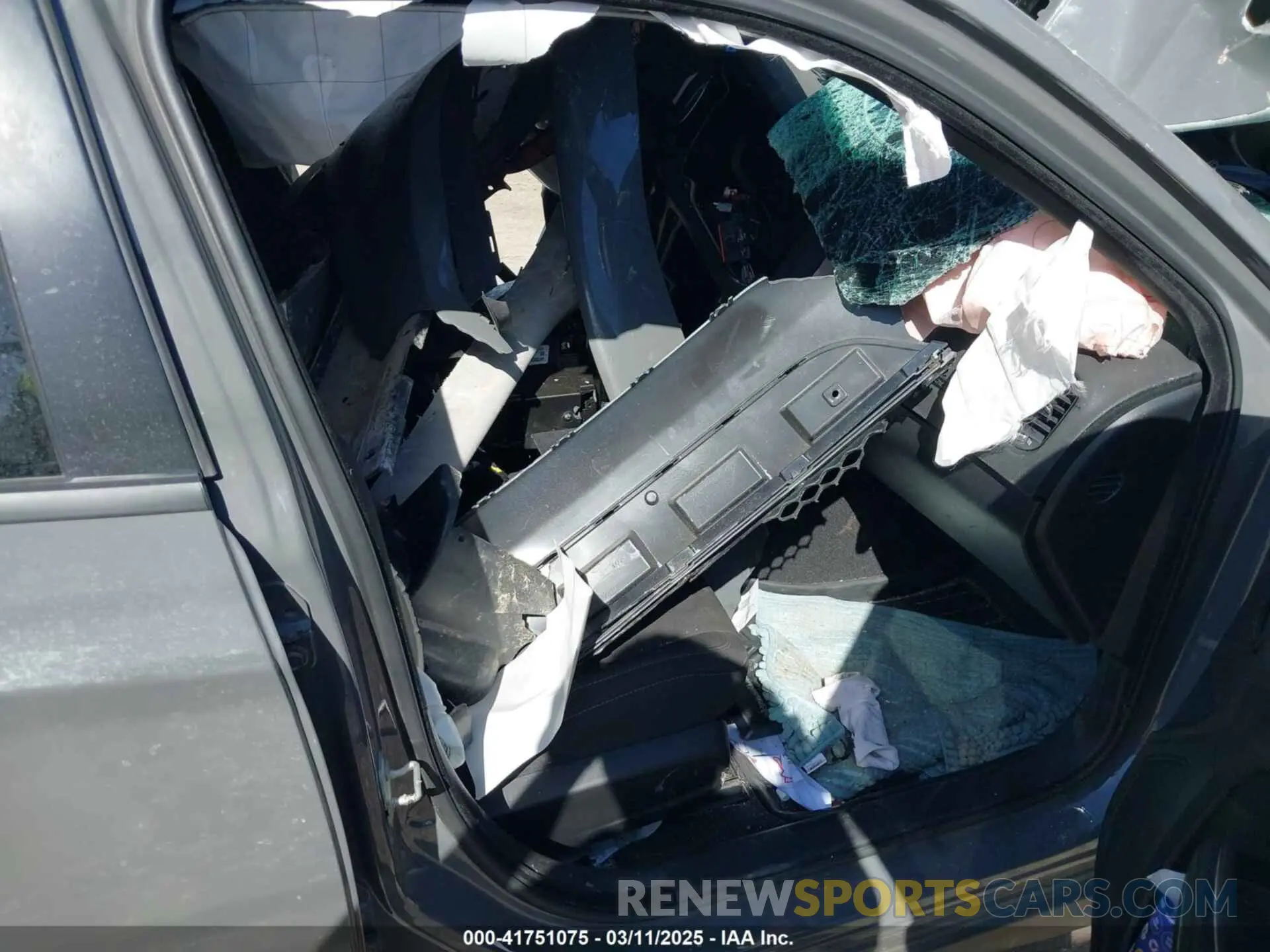 5 Photograph of a damaged car 2C3CDXHG6PH631048 DODGE CHARGER 2023