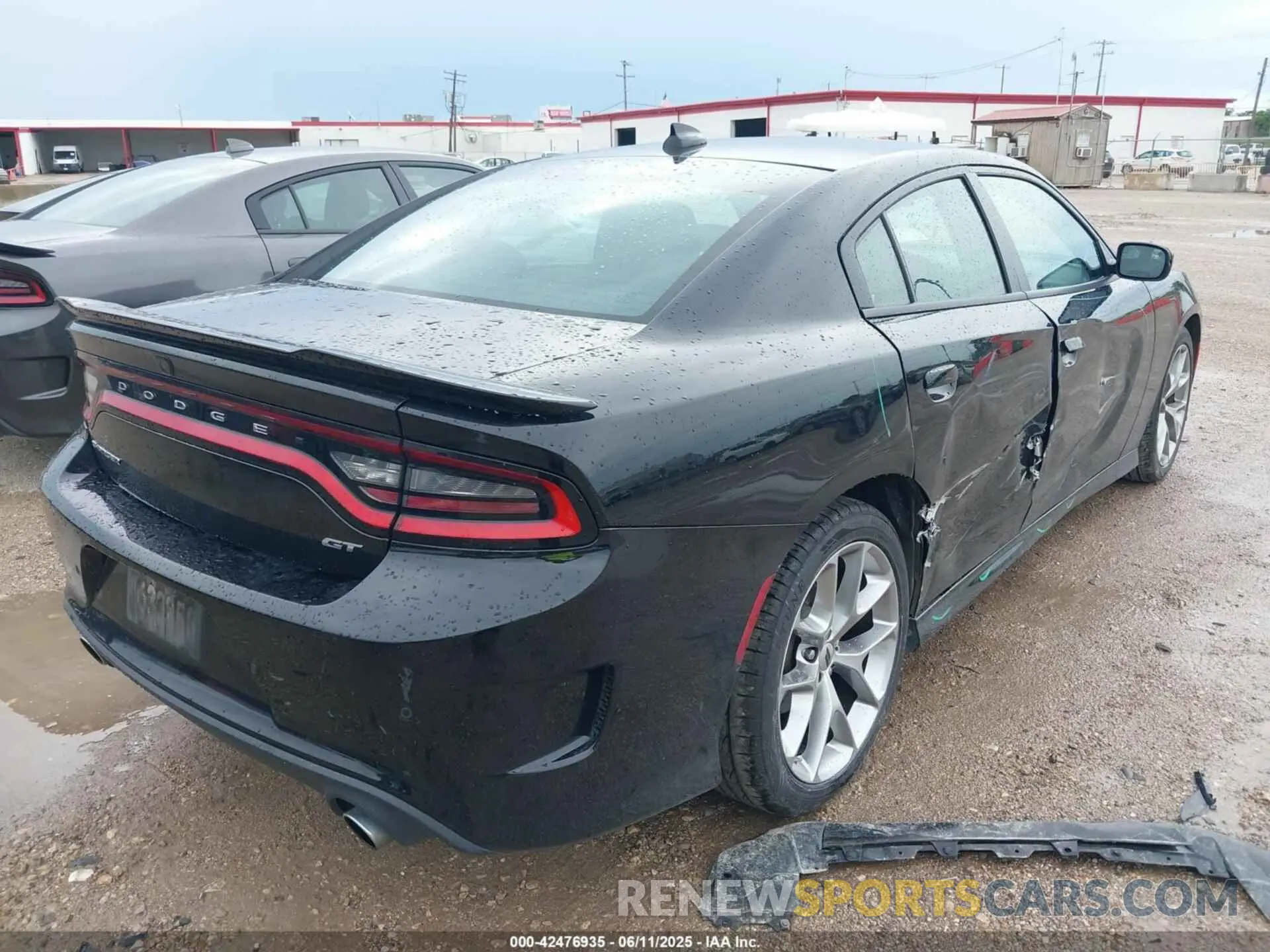 4 Photograph of a damaged car 2C3CDXHG6PH670898 DODGE CHARGER 2023