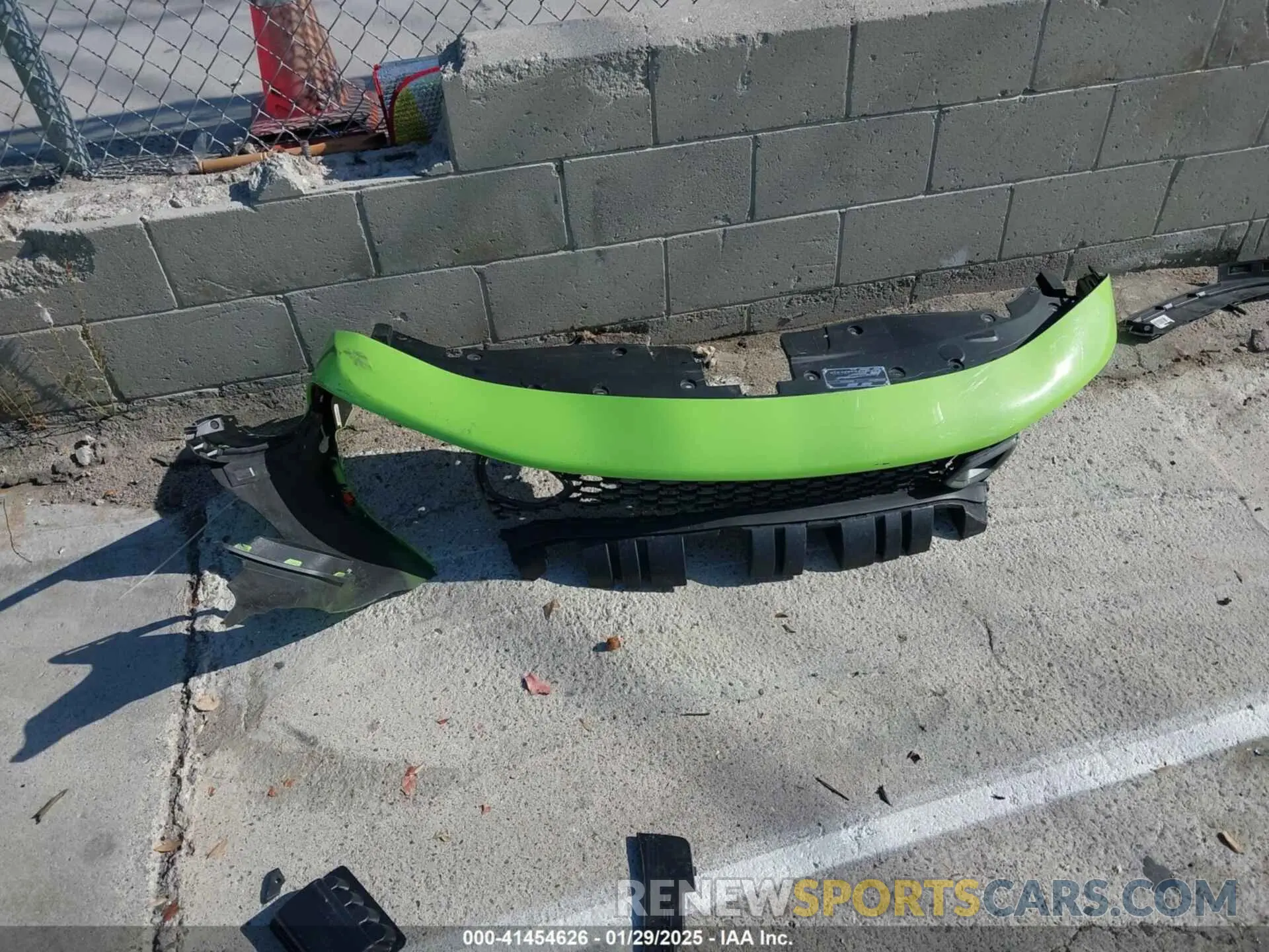 19 Photograph of a damaged car 2C3CDXHG7PH687287 DODGE CHARGER 2023