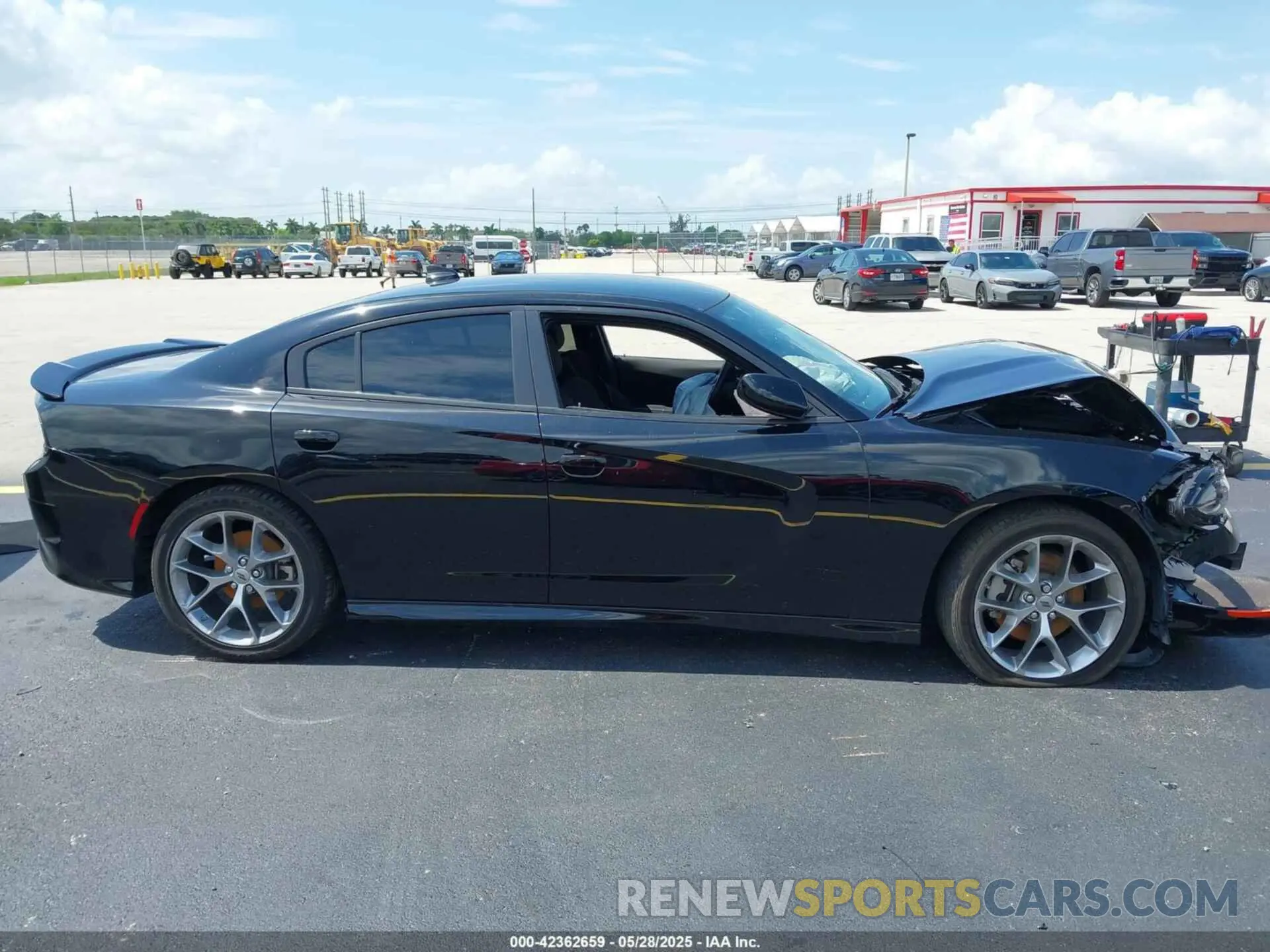 14 Photograph of a damaged car 2C3CDXHG9PH550898 DODGE CHARGER 2023