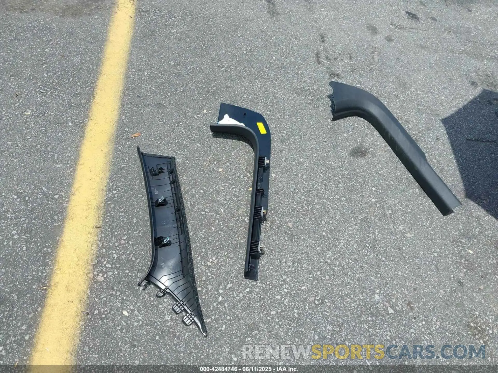 12 Photograph of a damaged car 2C3CDXKG1PH680280 DODGE CHARGER 2023