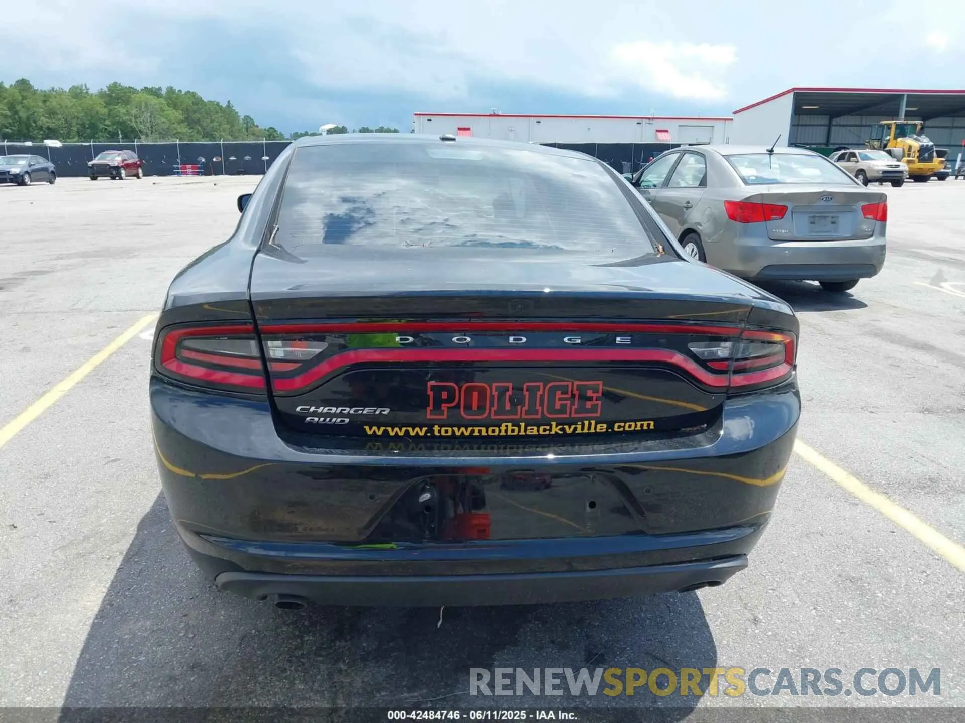 17 Photograph of a damaged car 2C3CDXKG1PH680280 DODGE CHARGER 2023