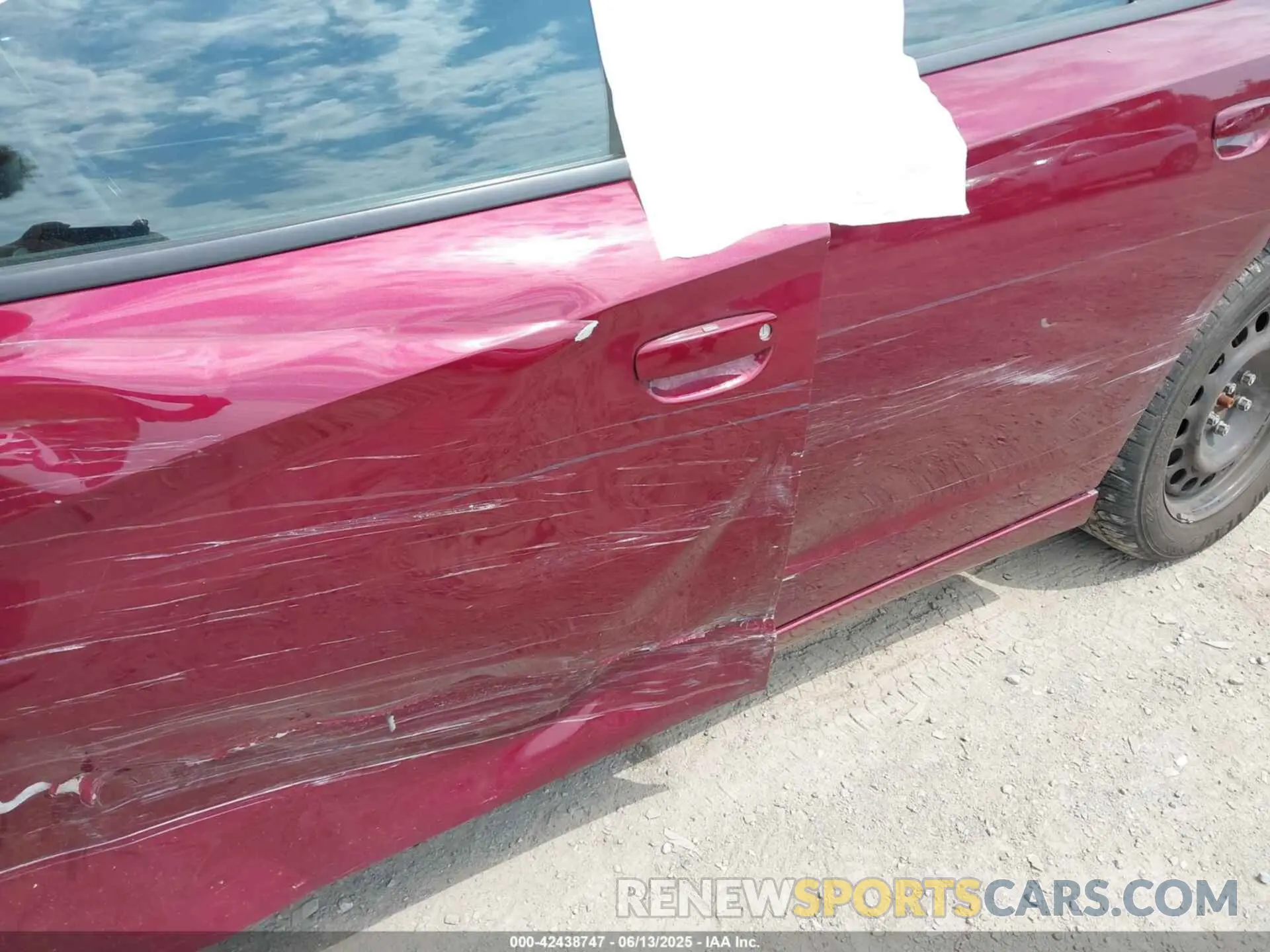 18 Photograph of a damaged car 2C3CDXKG2PH537418 DODGE CHARGER 2023