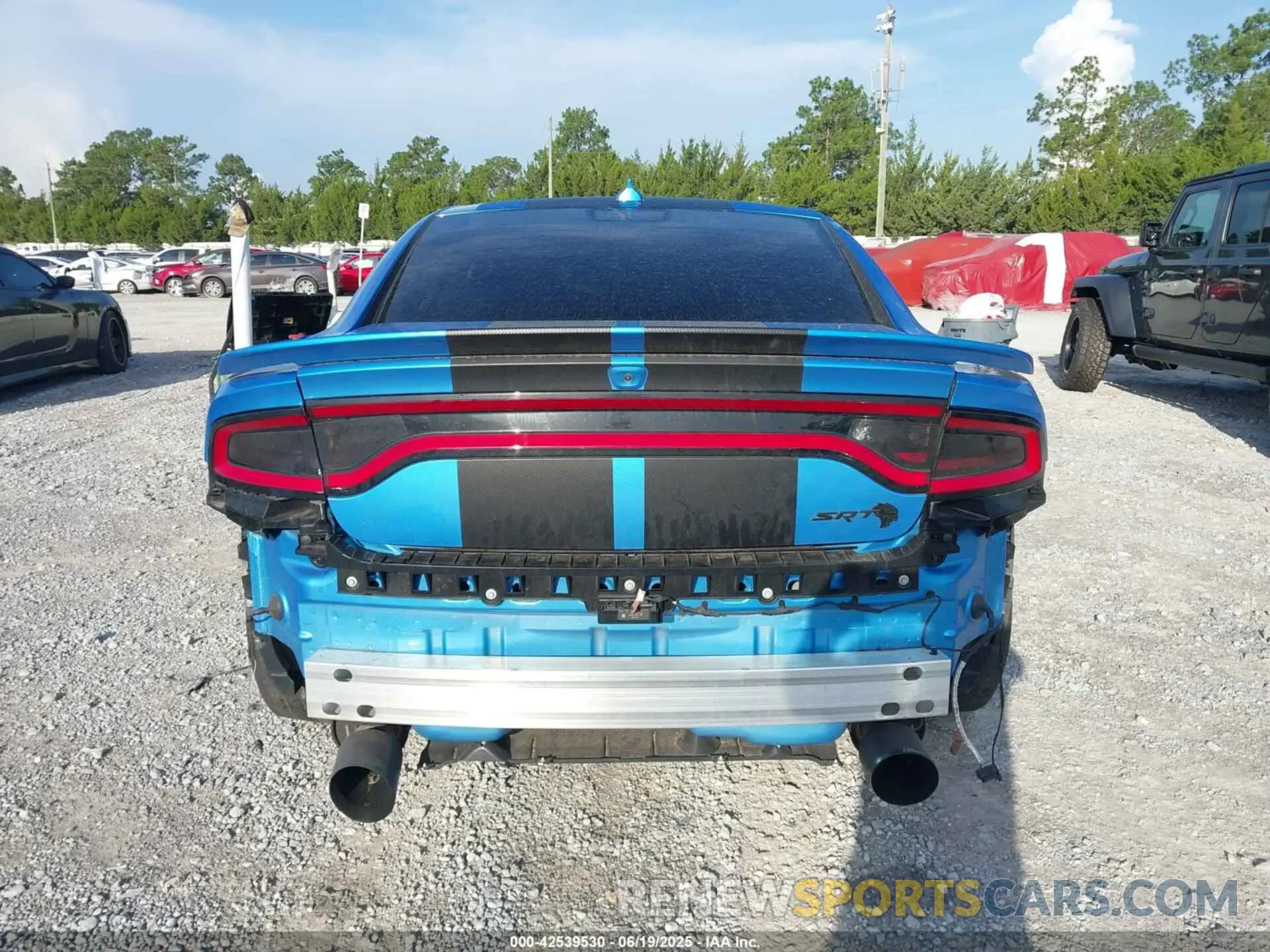 17 Photograph of a damaged car 2C3CDXL97PH642360 DODGE CHARGER 2023