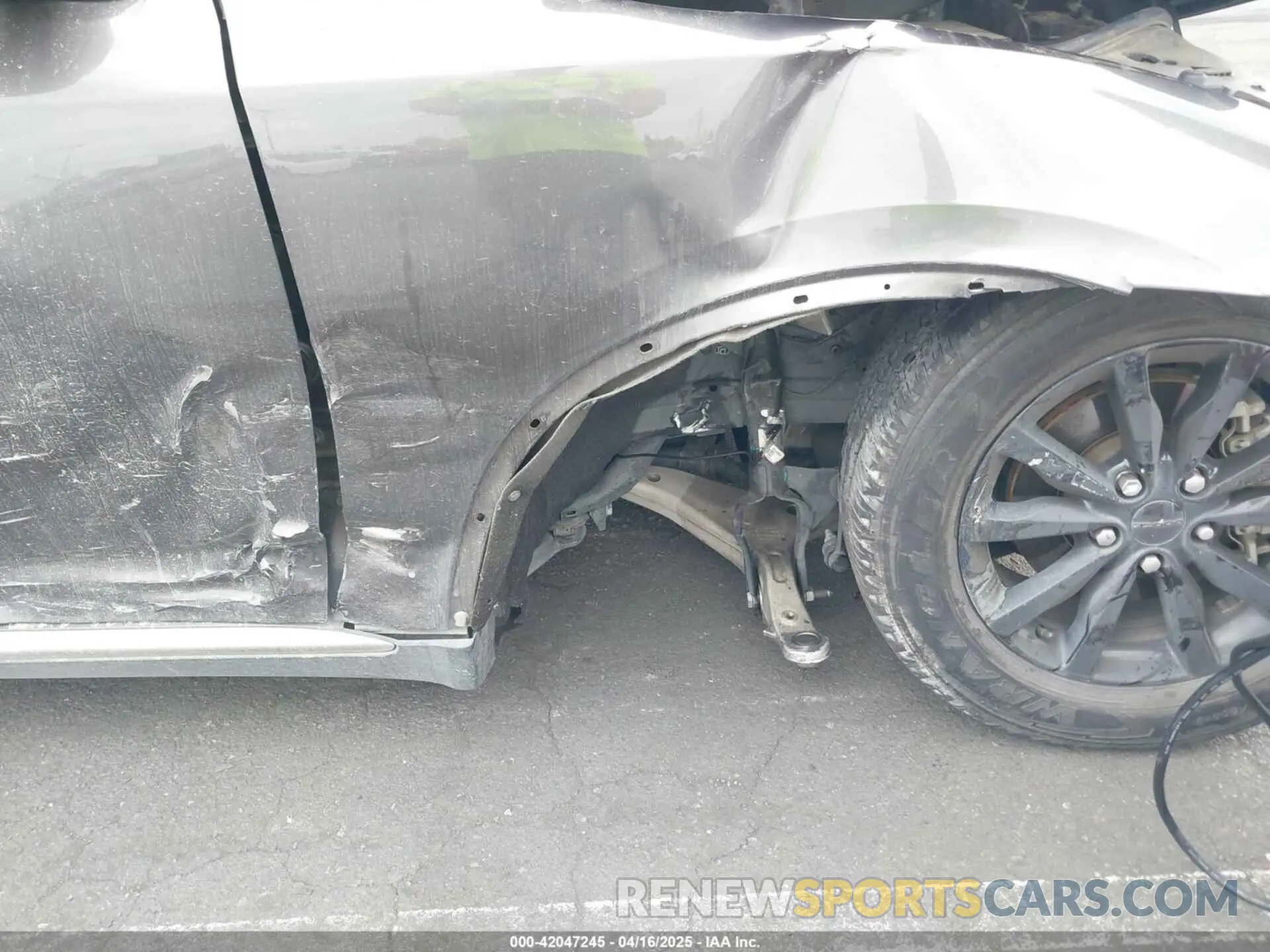 18 Photograph of a damaged car 1C4RDHAG0KC575352 DODGE DURANGO 2019