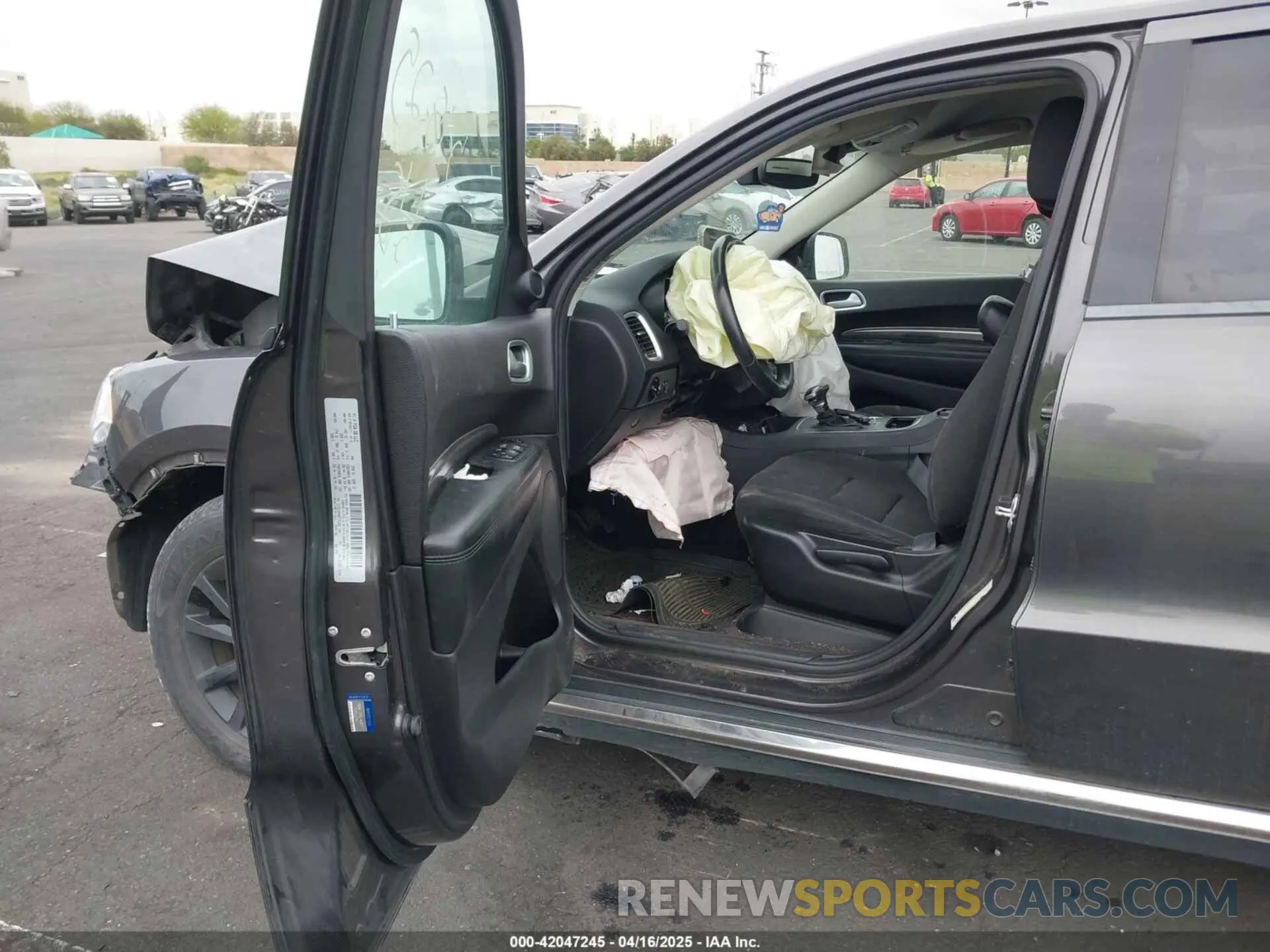 5 Photograph of a damaged car 1C4RDHAG0KC575352 DODGE DURANGO 2019