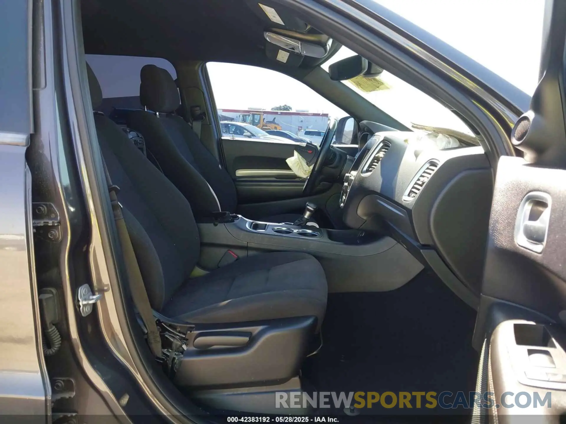 5 Photograph of a damaged car 1C4RDHAG3KC632286 DODGE DURANGO 2019