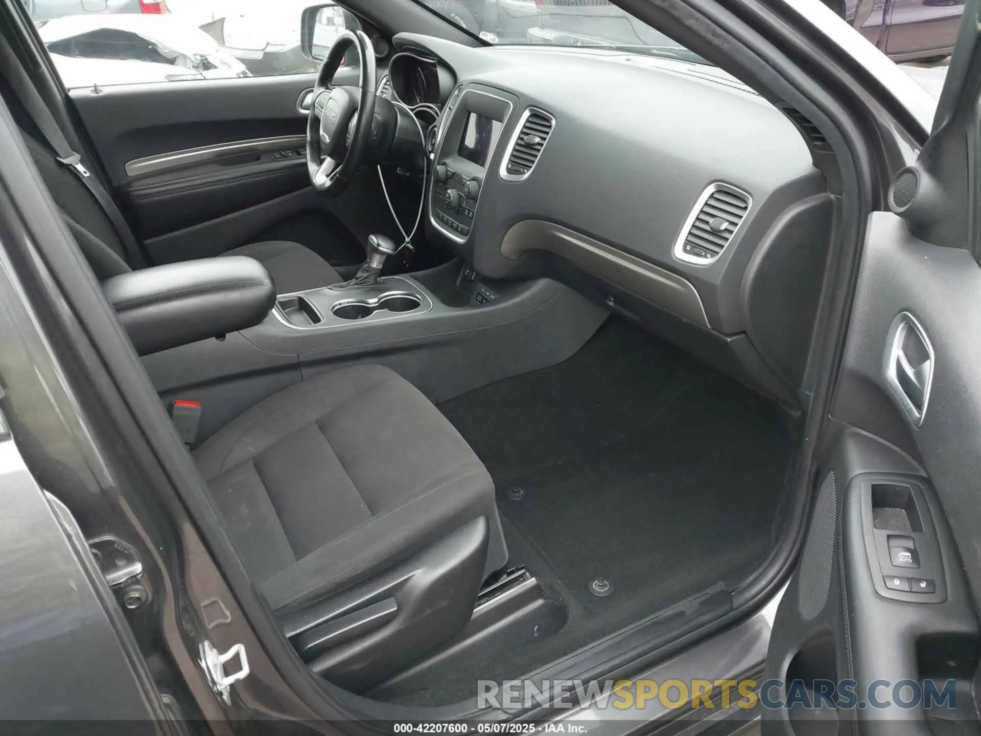 5 Photograph of a damaged car 1C4RDHAG6KC795160 DODGE DURANGO 2019