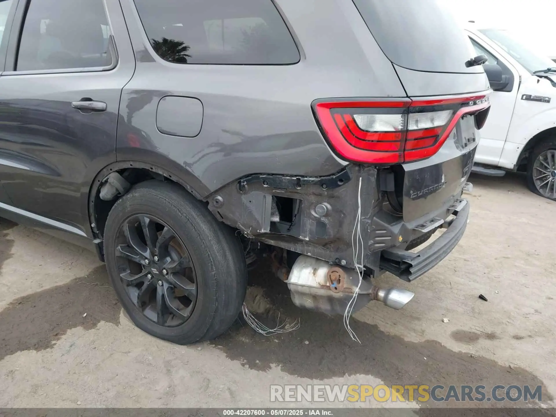 6 Photograph of a damaged car 1C4RDHAG6KC795160 DODGE DURANGO 2019