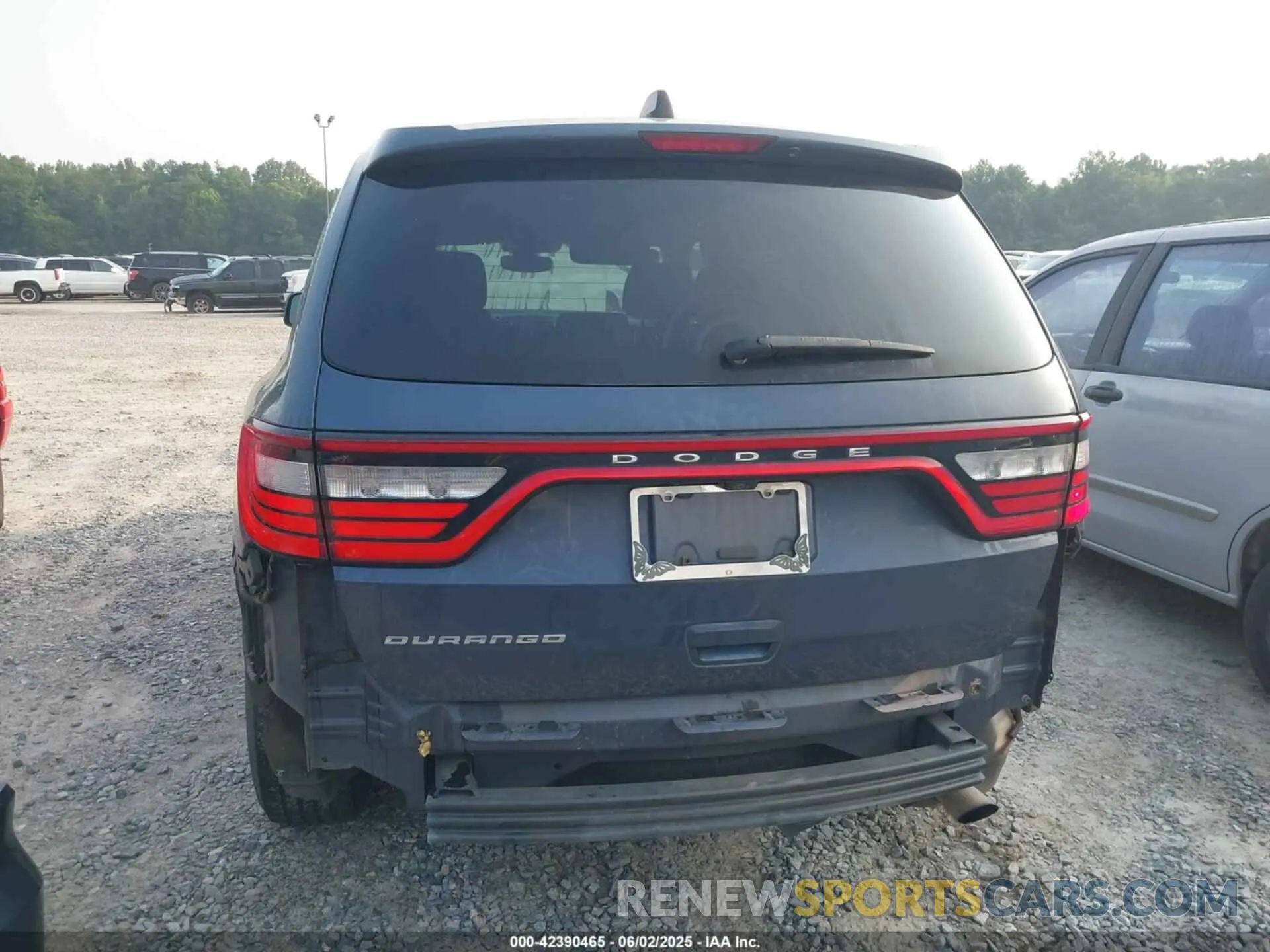 17 Photograph of a damaged car 1C4RDHAG8KC769658 DODGE DURANGO 2019