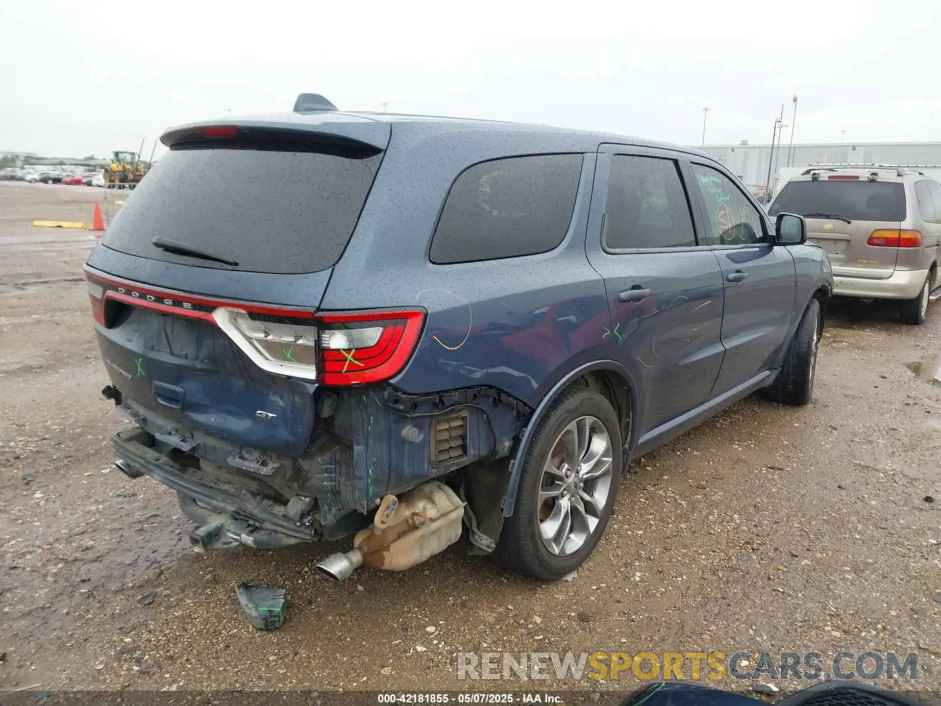 4 Photograph of a damaged car 1C4RDHDG2KC779596 DODGE DURANGO 2019