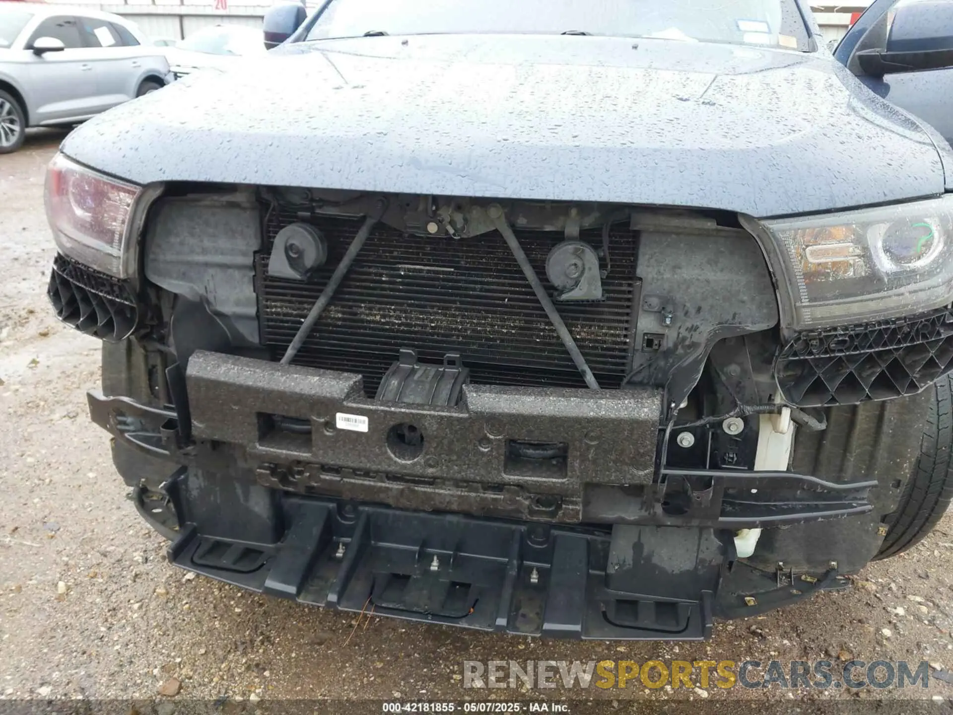 6 Photograph of a damaged car 1C4RDHDG2KC779596 DODGE DURANGO 2019