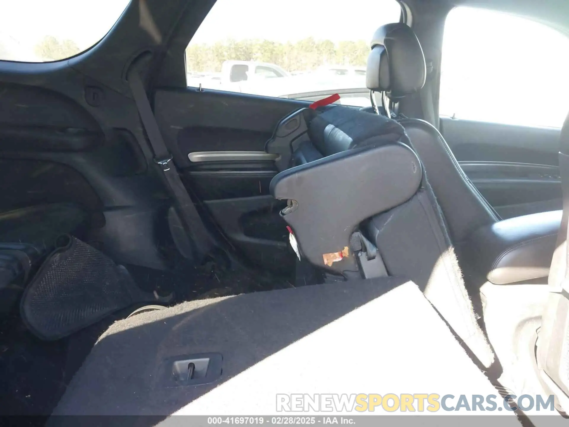 8 Photograph of a damaged car 1C4RDHDG5KC721398 DODGE DURANGO 2019