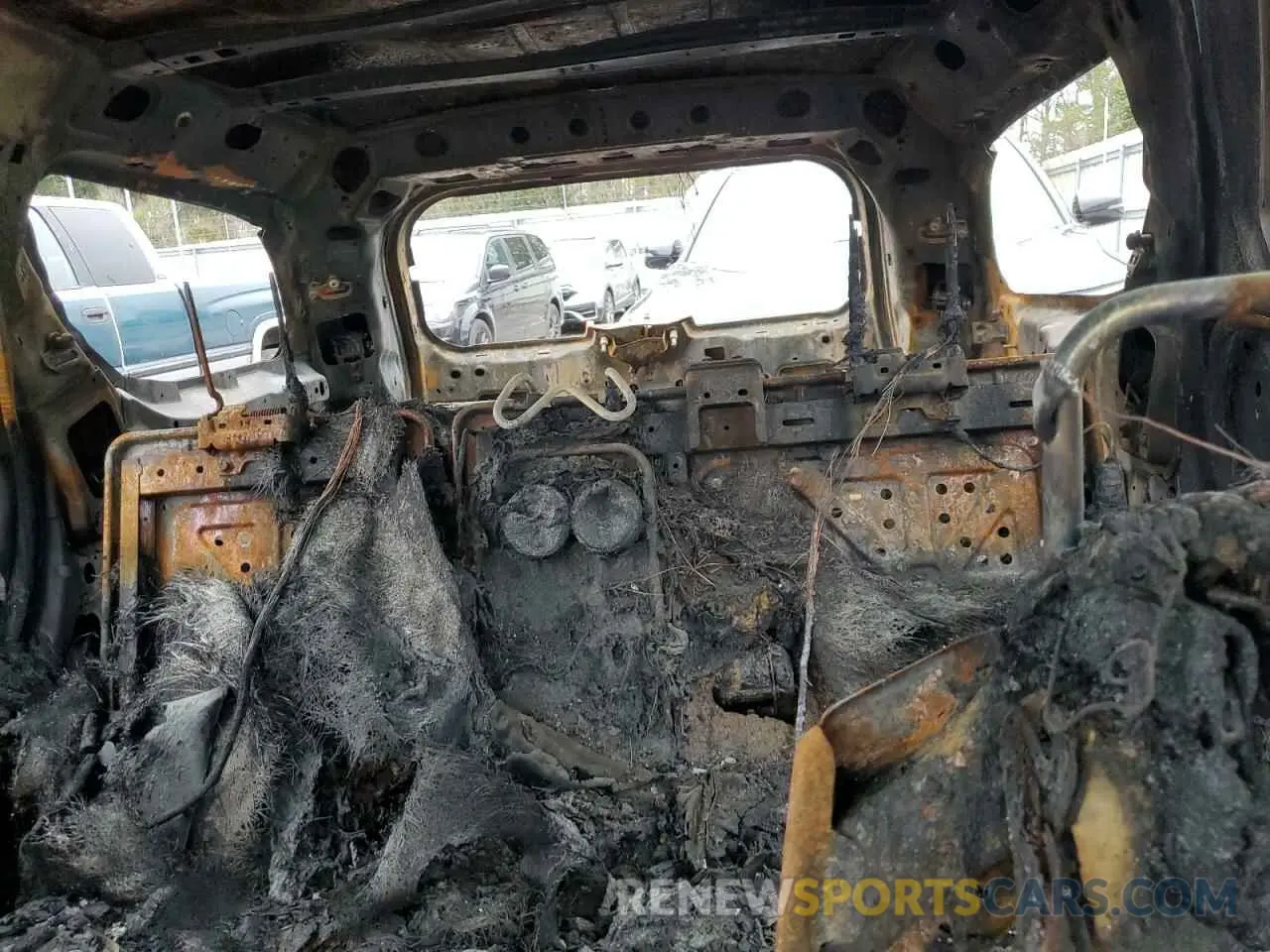 10 Photograph of a damaged car 1C4RDHDG8KC650486 DODGE DURANGO 2019