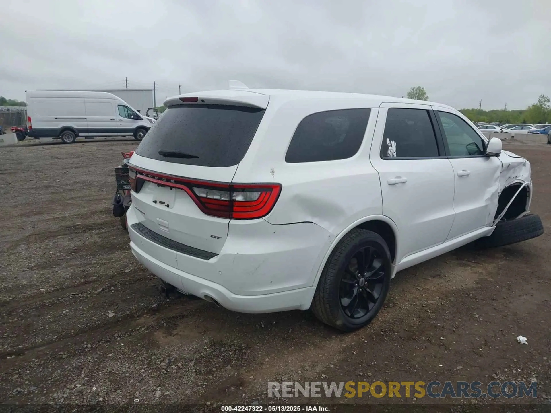 4 Photograph of a damaged car 1C4RDHDG9KC556987 DODGE DURANGO 2019