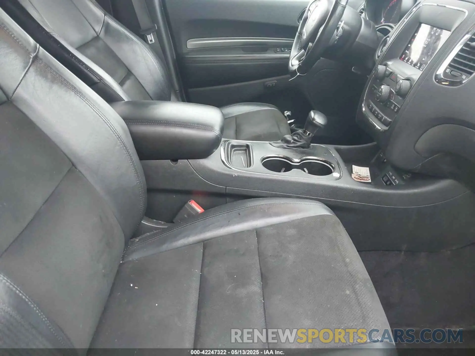 5 Photograph of a damaged car 1C4RDHDG9KC556987 DODGE DURANGO 2019