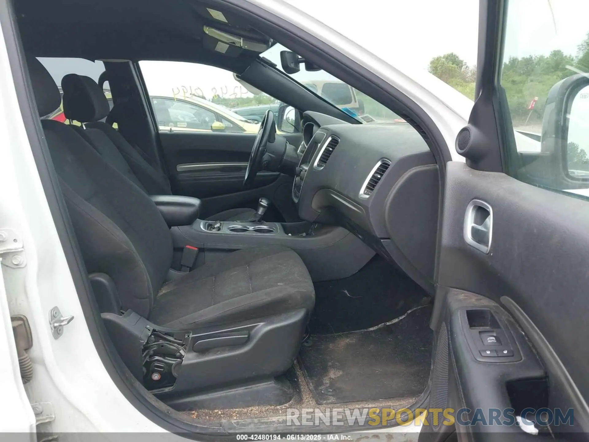 5 Photograph of a damaged car 1C4RDJAG0KC848670 DODGE DURANGO 2019