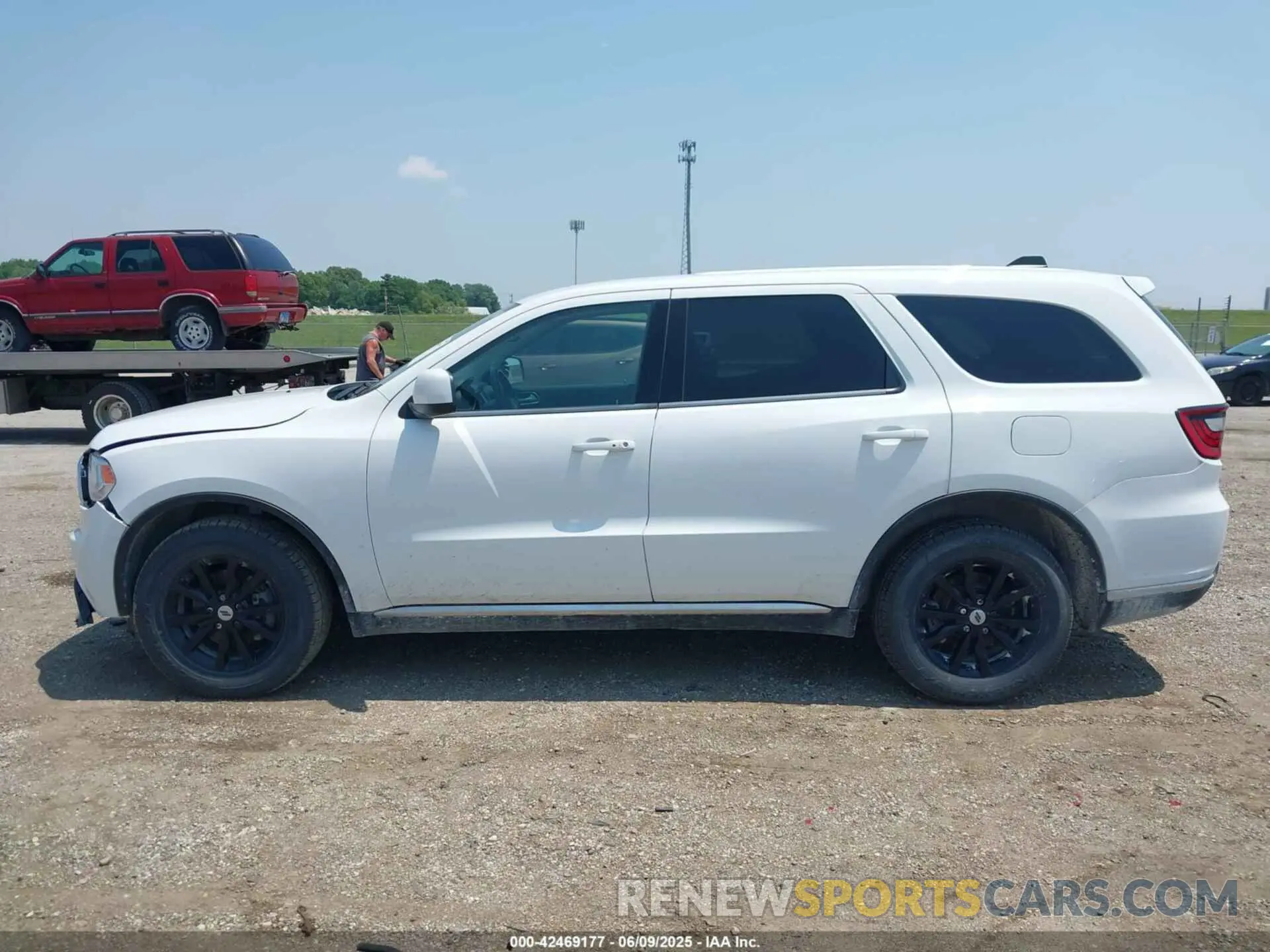 14 Photograph of a damaged car 1C4RDJAG1KC586559 DODGE DURANGO 2019