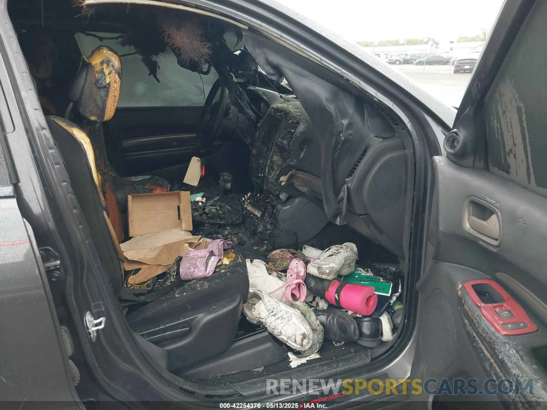 5 Photograph of a damaged car 1C4RDJAG5KC664602 DODGE DURANGO 2019