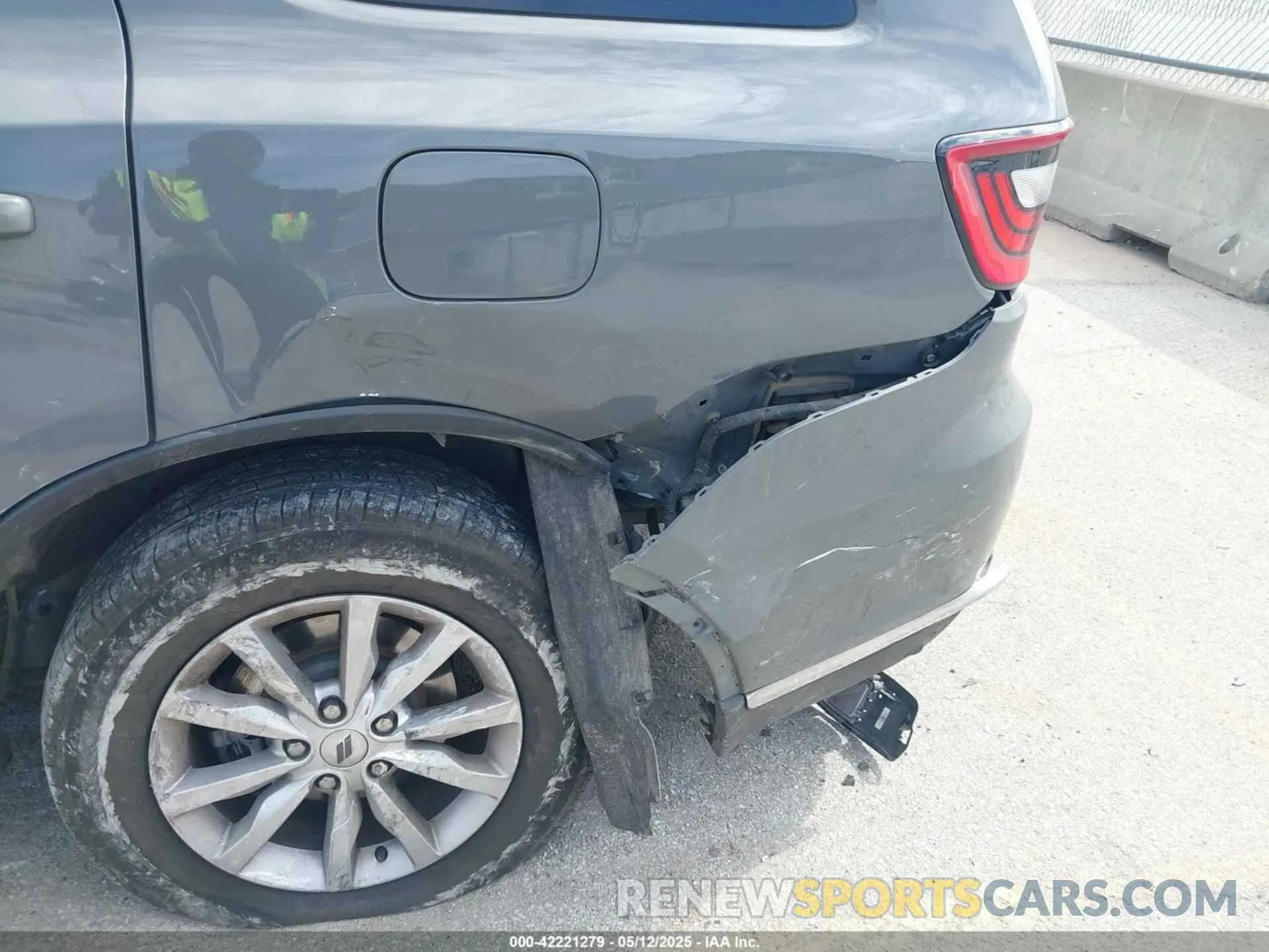 6 Photograph of a damaged car 1C4RDJAG9KC645325 DODGE DURANGO 2019
