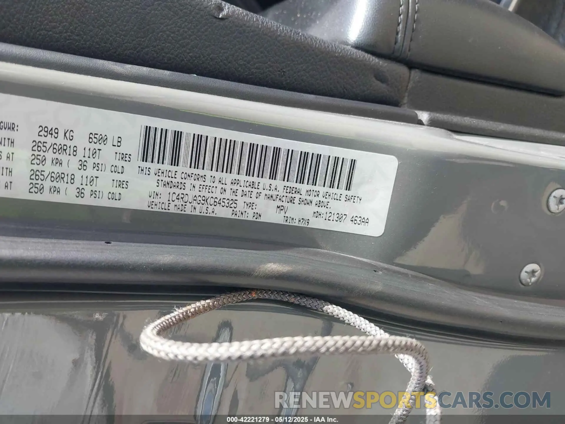 9 Photograph of a damaged car 1C4RDJAG9KC645325 DODGE DURANGO 2019