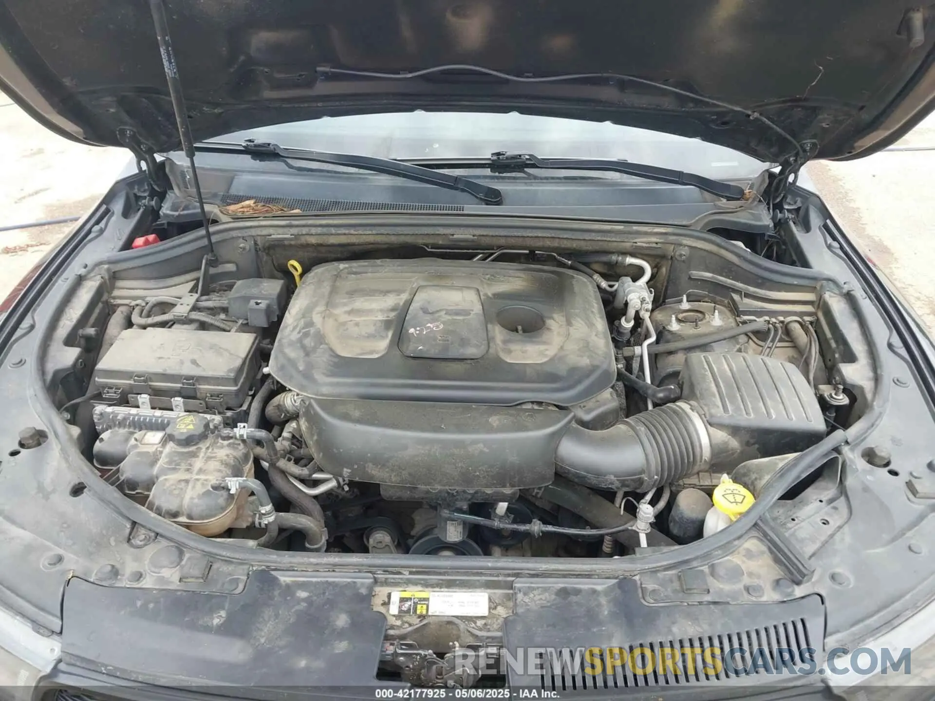 18 Photograph of a damaged car 1C4RDJDG0KC799045 DODGE DURANGO 2019