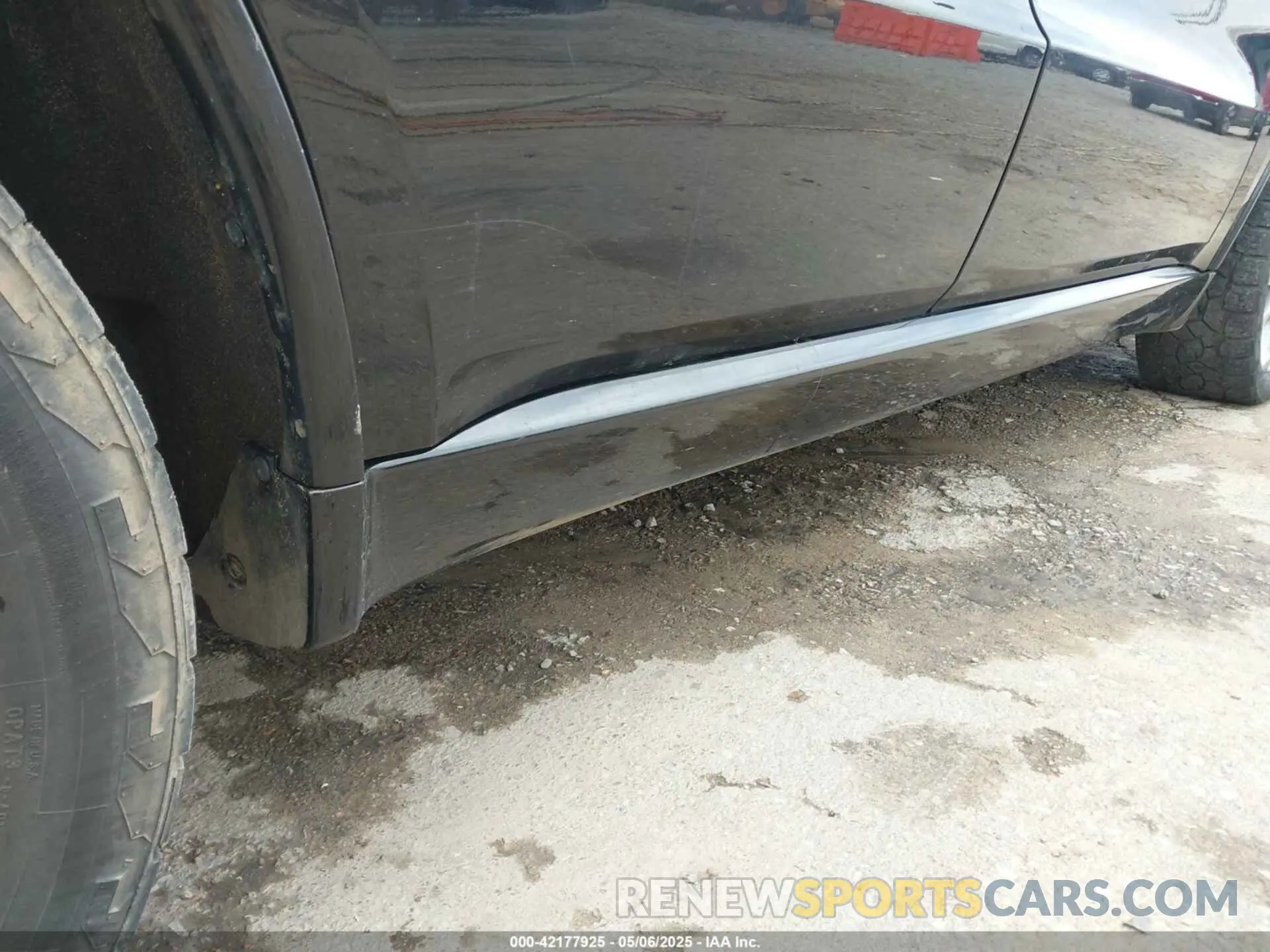 19 Photograph of a damaged car 1C4RDJDG0KC799045 DODGE DURANGO 2019