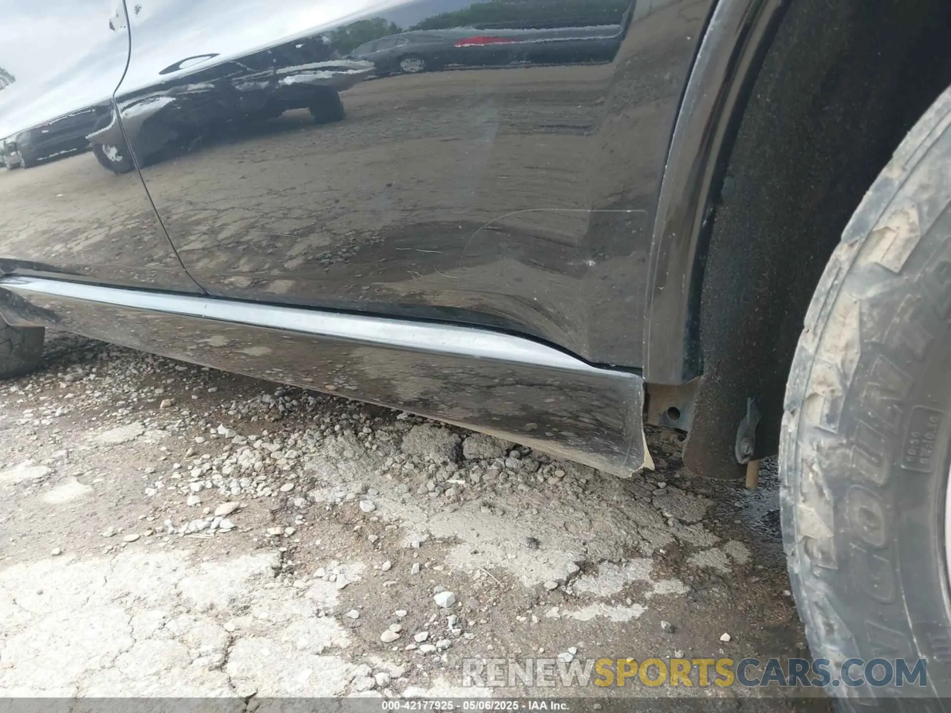 6 Photograph of a damaged car 1C4RDJDG0KC799045 DODGE DURANGO 2019