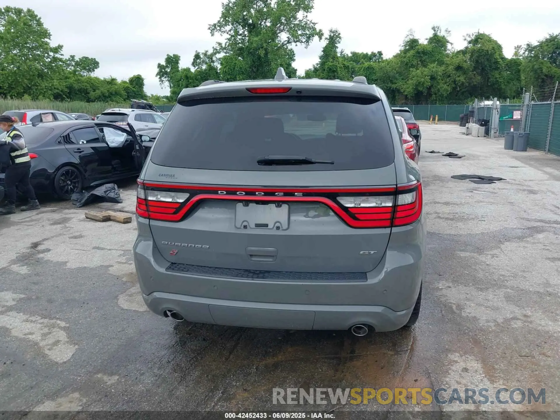 16 Photograph of a damaged car 1C4RDJDG1KC606577 DODGE DURANGO 2019