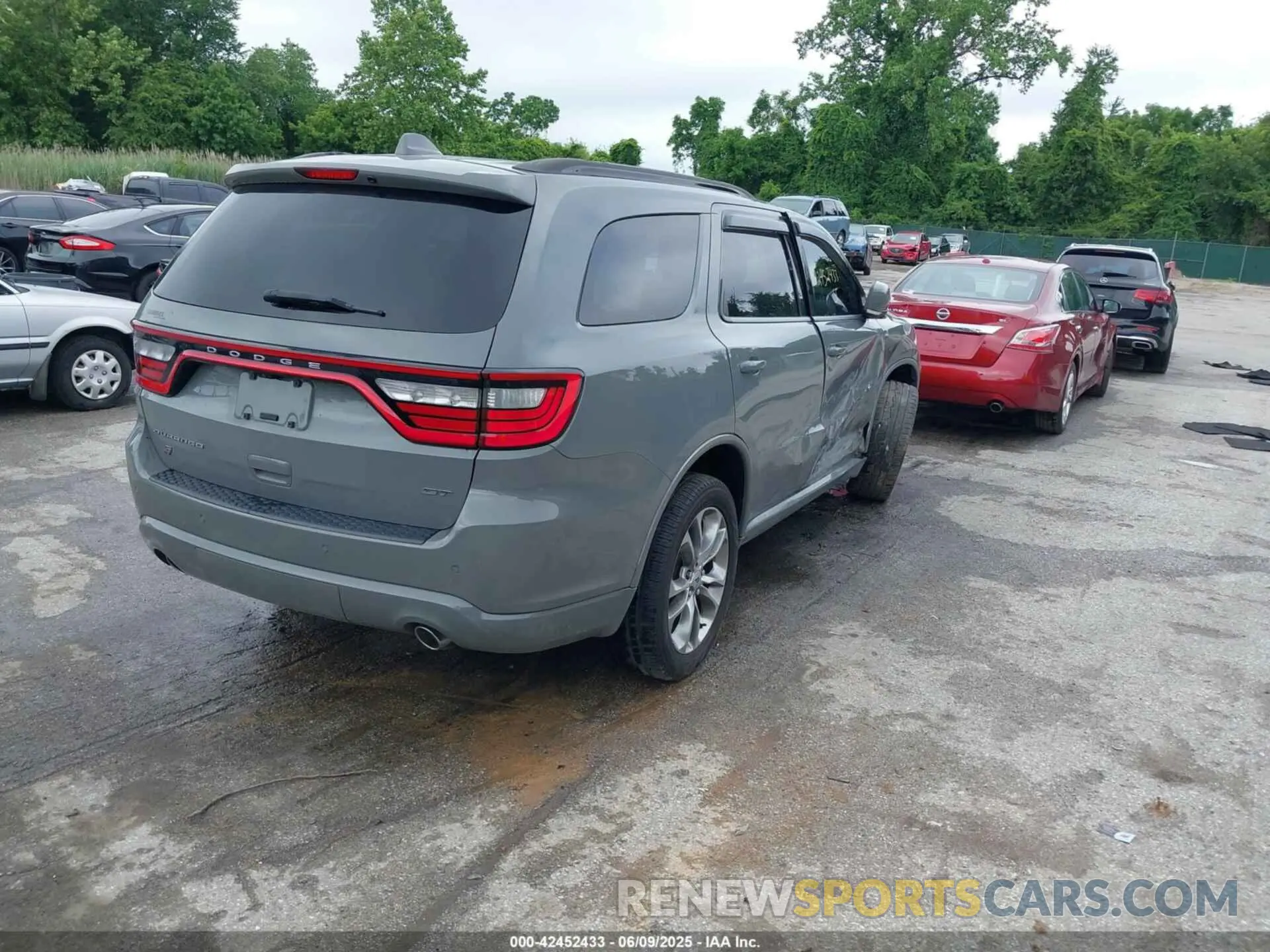 4 Photograph of a damaged car 1C4RDJDG1KC606577 DODGE DURANGO 2019