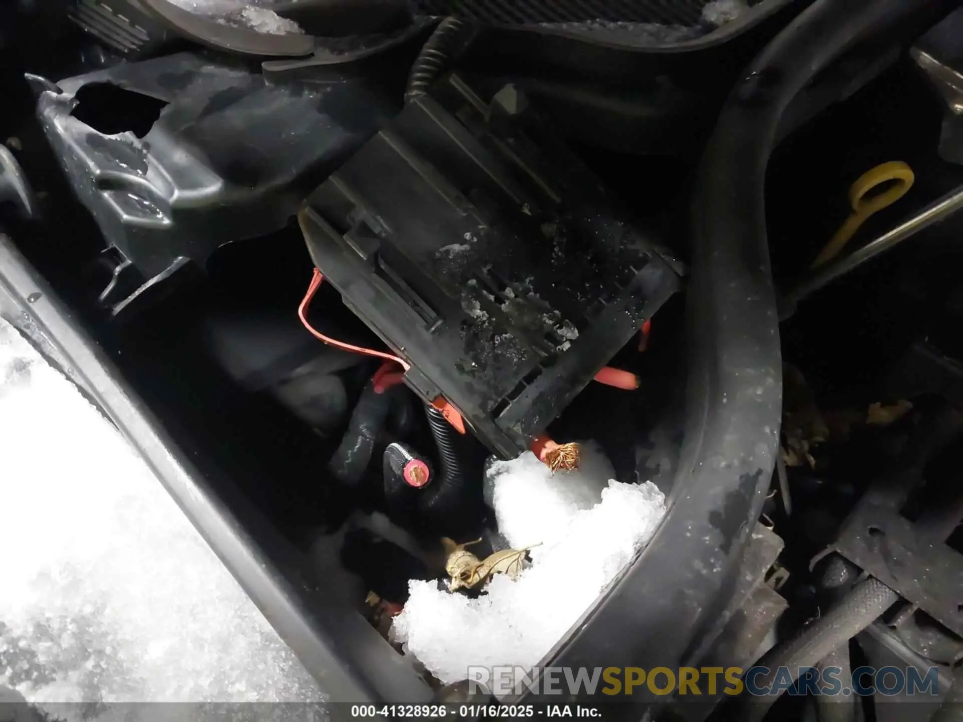 18 Photograph of a damaged car 1C4RDJDG2KC634128 DODGE DURANGO 2019