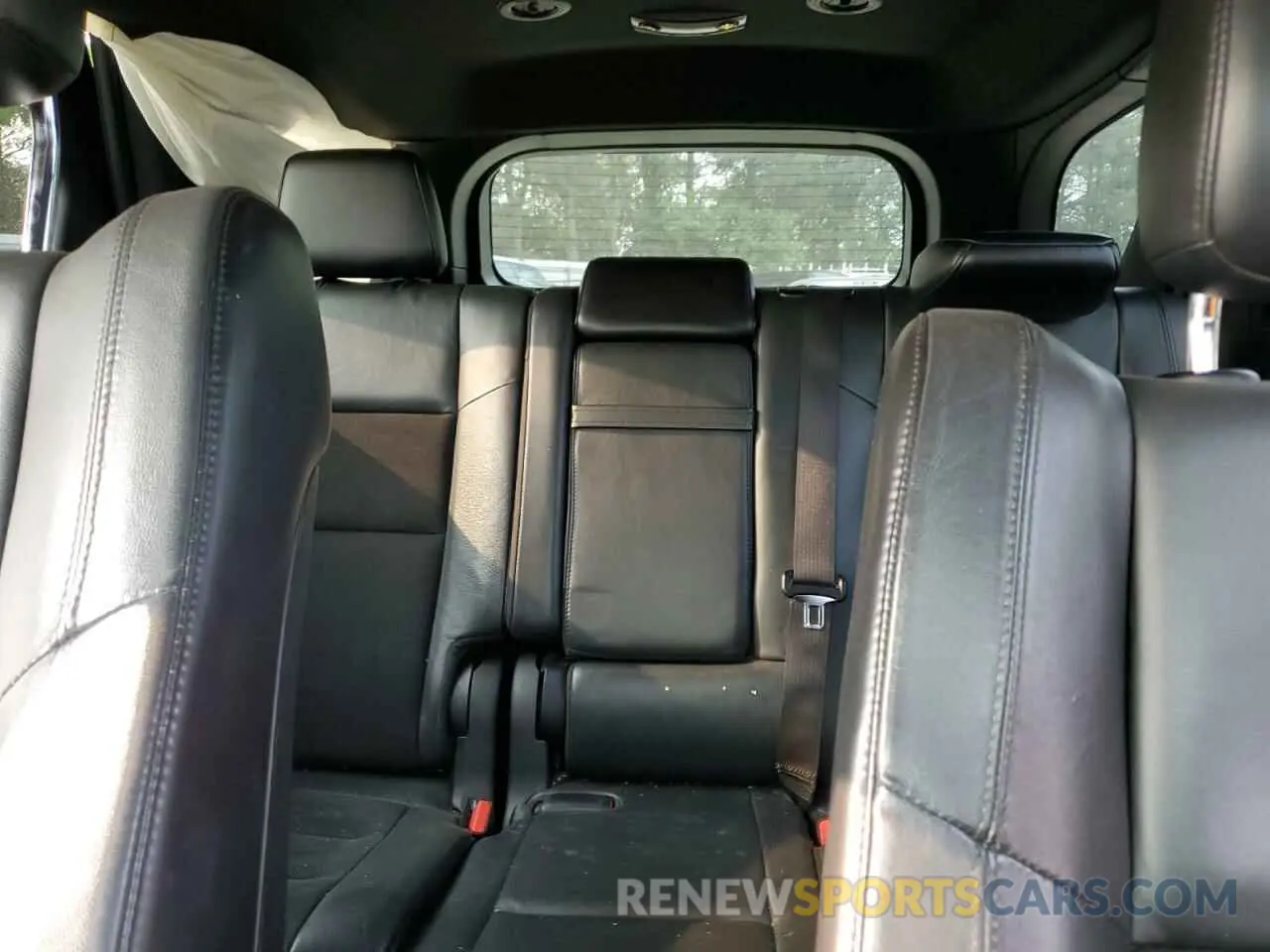 10 Photograph of a damaged car 1C4RDJDG2KC684950 DODGE DURANGO 2019