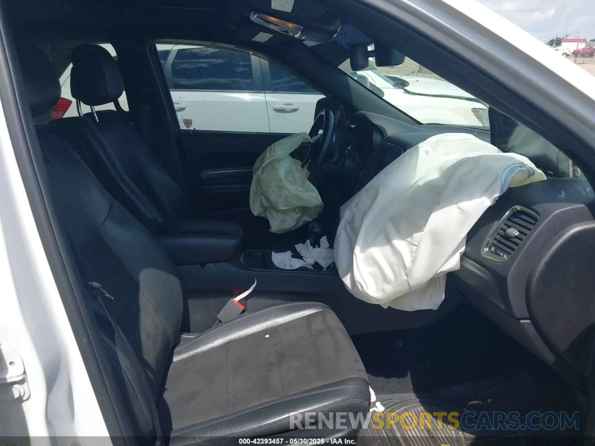 5 Photograph of a damaged car 1C4RDJDG3KC651343 DODGE DURANGO 2019
