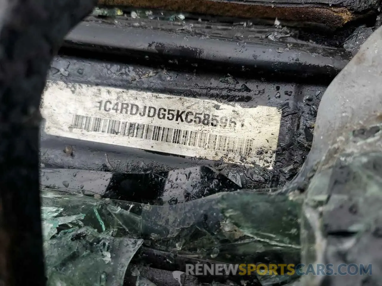 14 Photograph of a damaged car 1C4RDJDG5KC585961 DODGE DURANGO 2019
