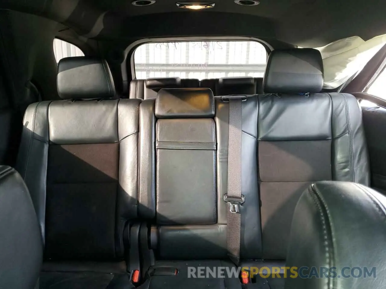 10 Photograph of a damaged car 1C4RDJDG6KC560163 DODGE DURANGO 2019