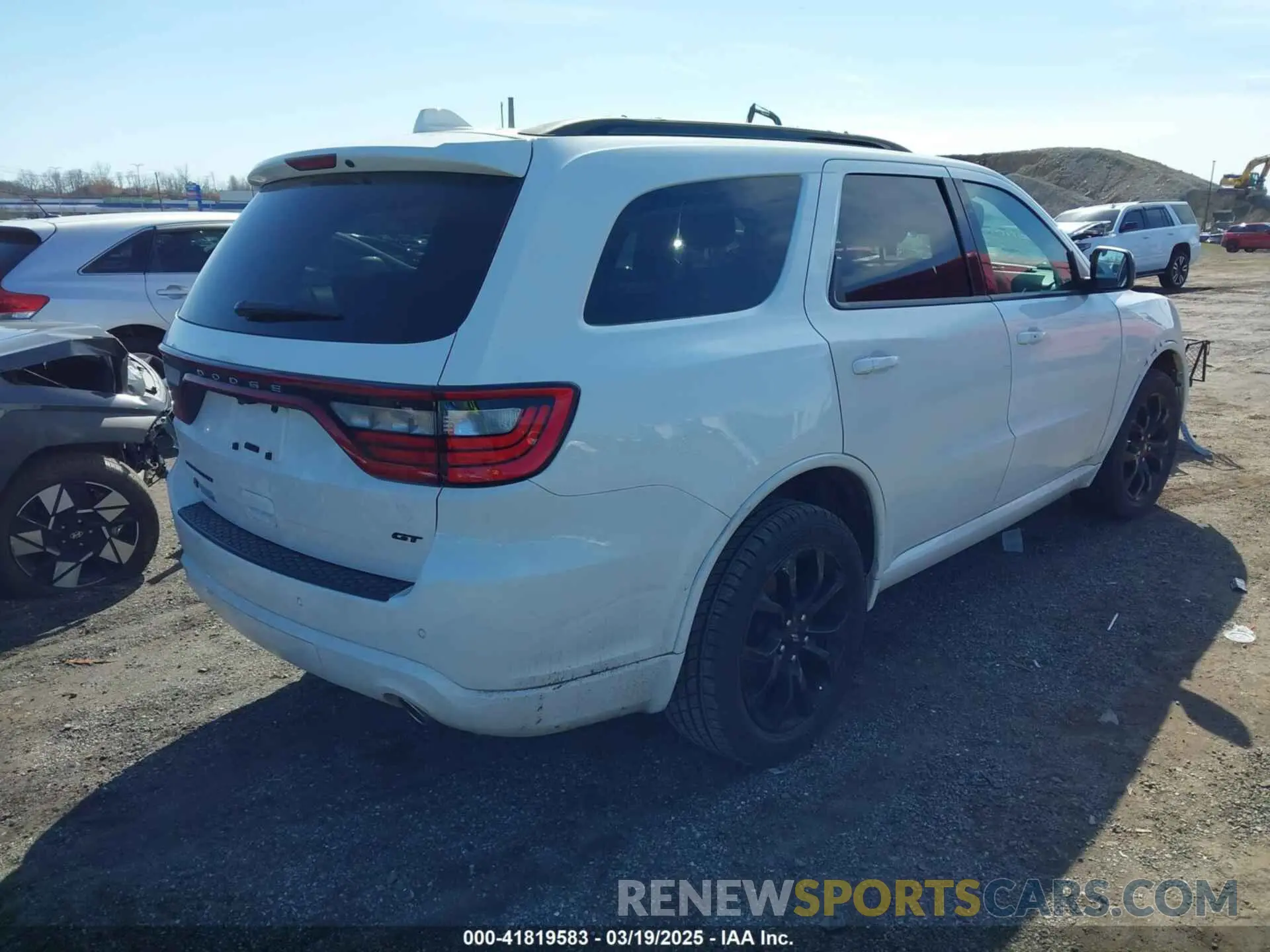 4 Photograph of a damaged car 1C4RDJDG6KC561006 DODGE DURANGO 2019