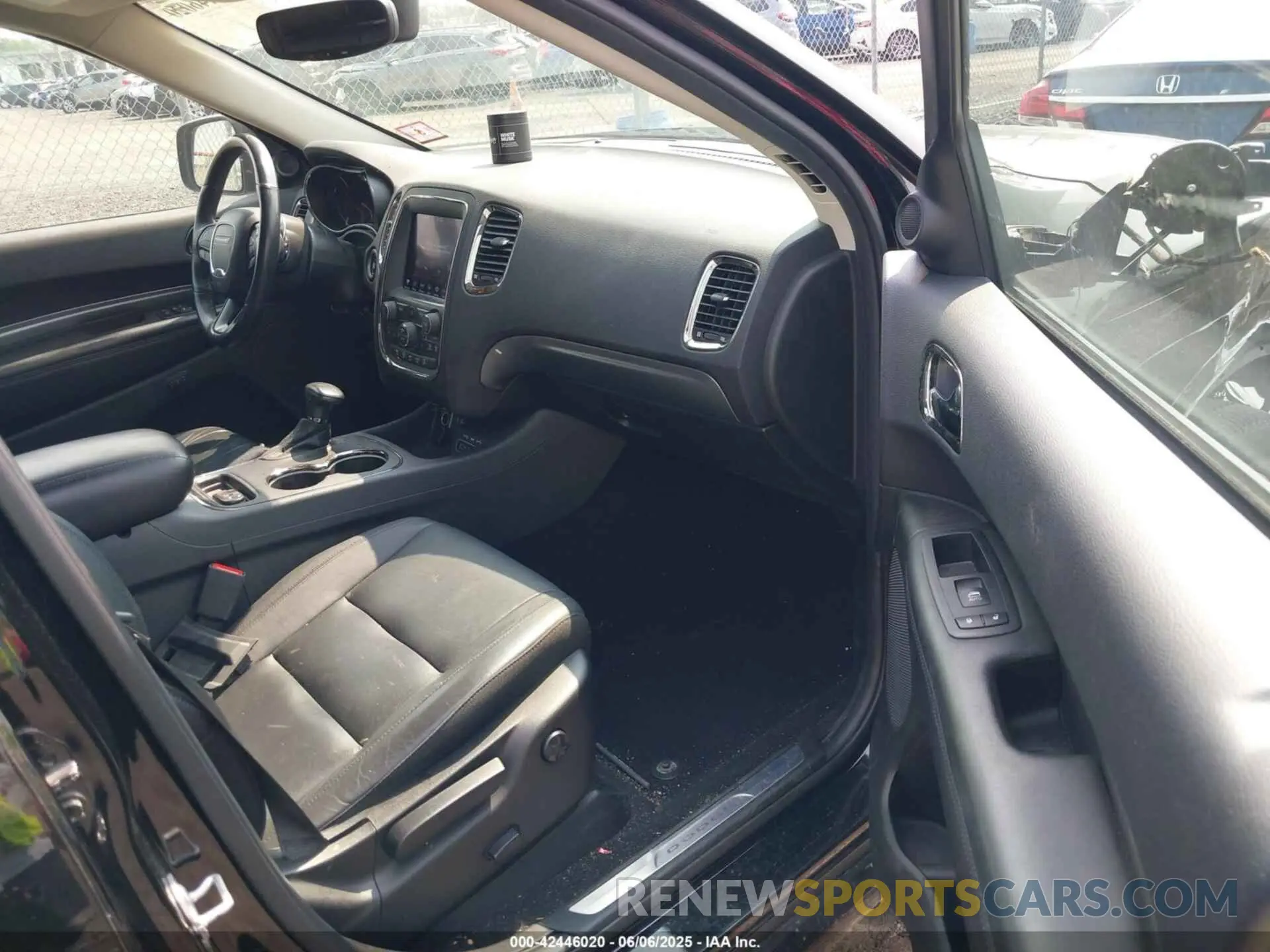 5 Photograph of a damaged car 1C4RDJDG6KC692596 DODGE DURANGO 2019