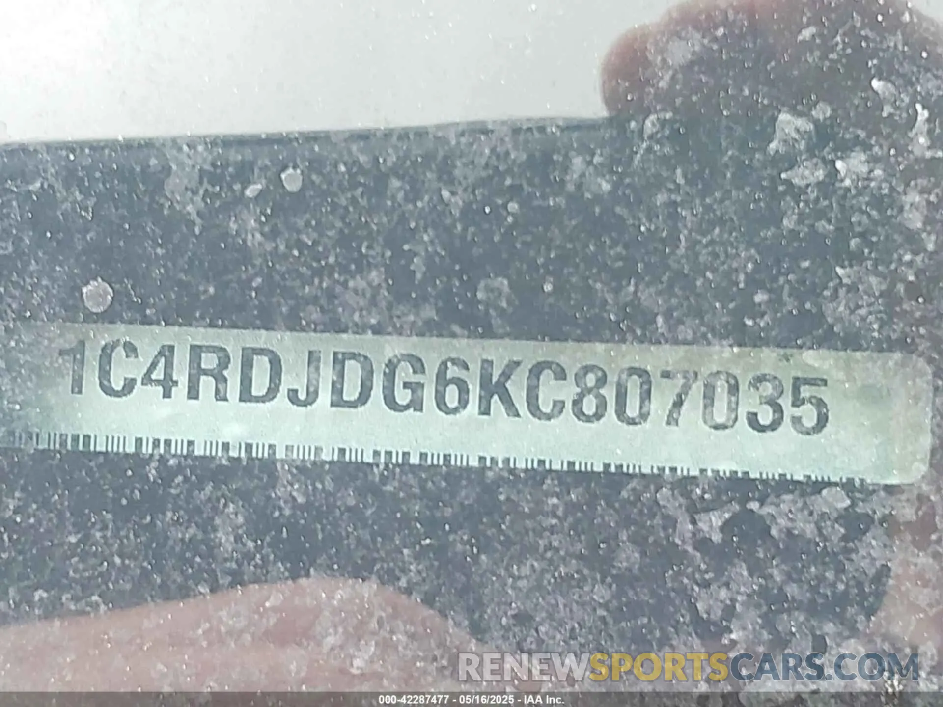 18 Photograph of a damaged car 1C4RDJDG6KC807035 DODGE DURANGO 2019