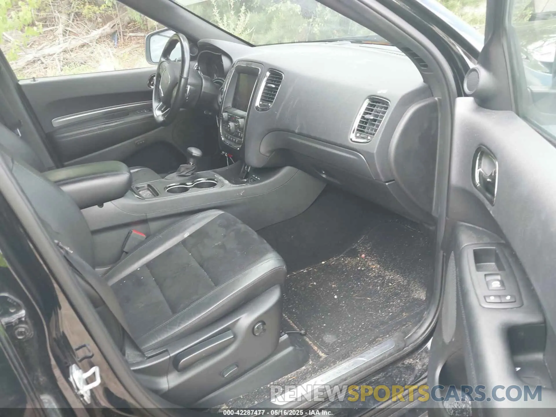 5 Photograph of a damaged car 1C4RDJDG6KC807035 DODGE DURANGO 2019