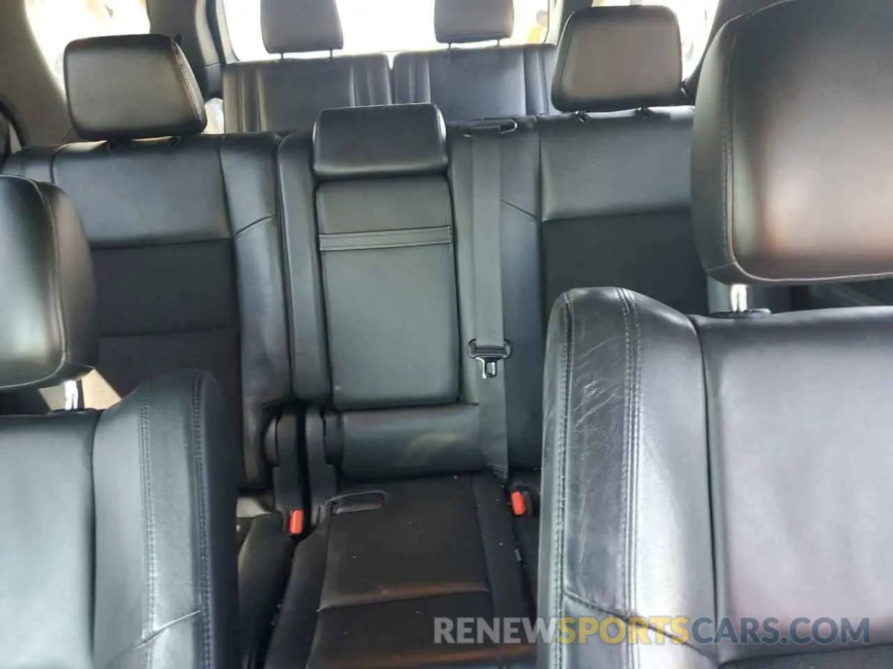 10 Photograph of a damaged car 1C4RDJDG7KC536342 DODGE DURANGO 2019