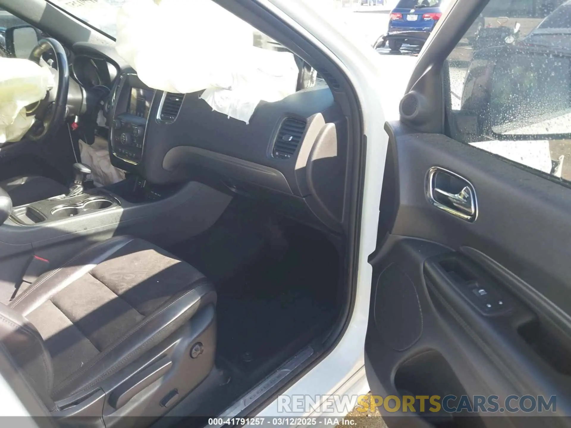 5 Photograph of a damaged car 1C4RDJDG7KC586237 DODGE DURANGO 2019