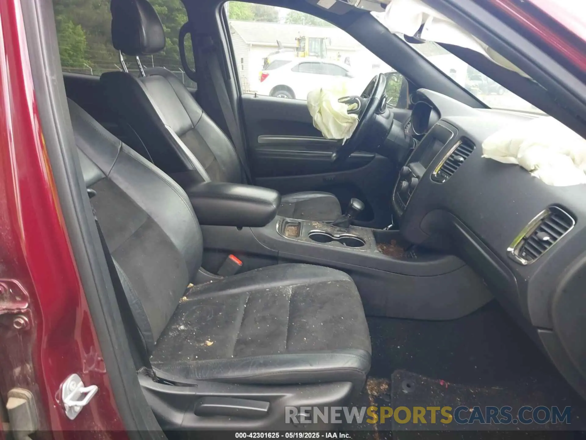 5 Photograph of a damaged car 1C4RDJDG7KC770349 DODGE DURANGO 2019