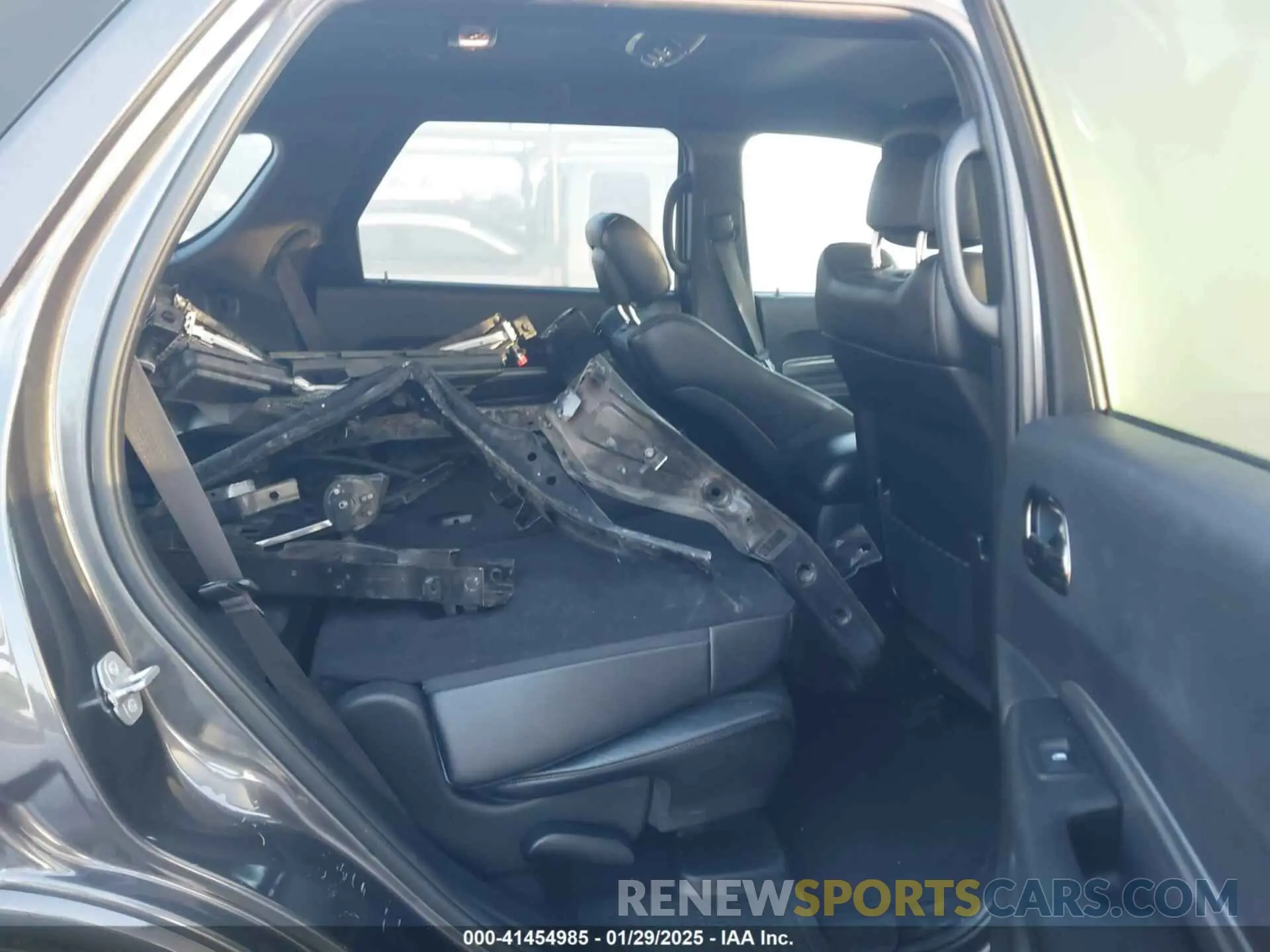 8 Photograph of a damaged car 1C4RDJDG9KC770353 DODGE DURANGO 2019