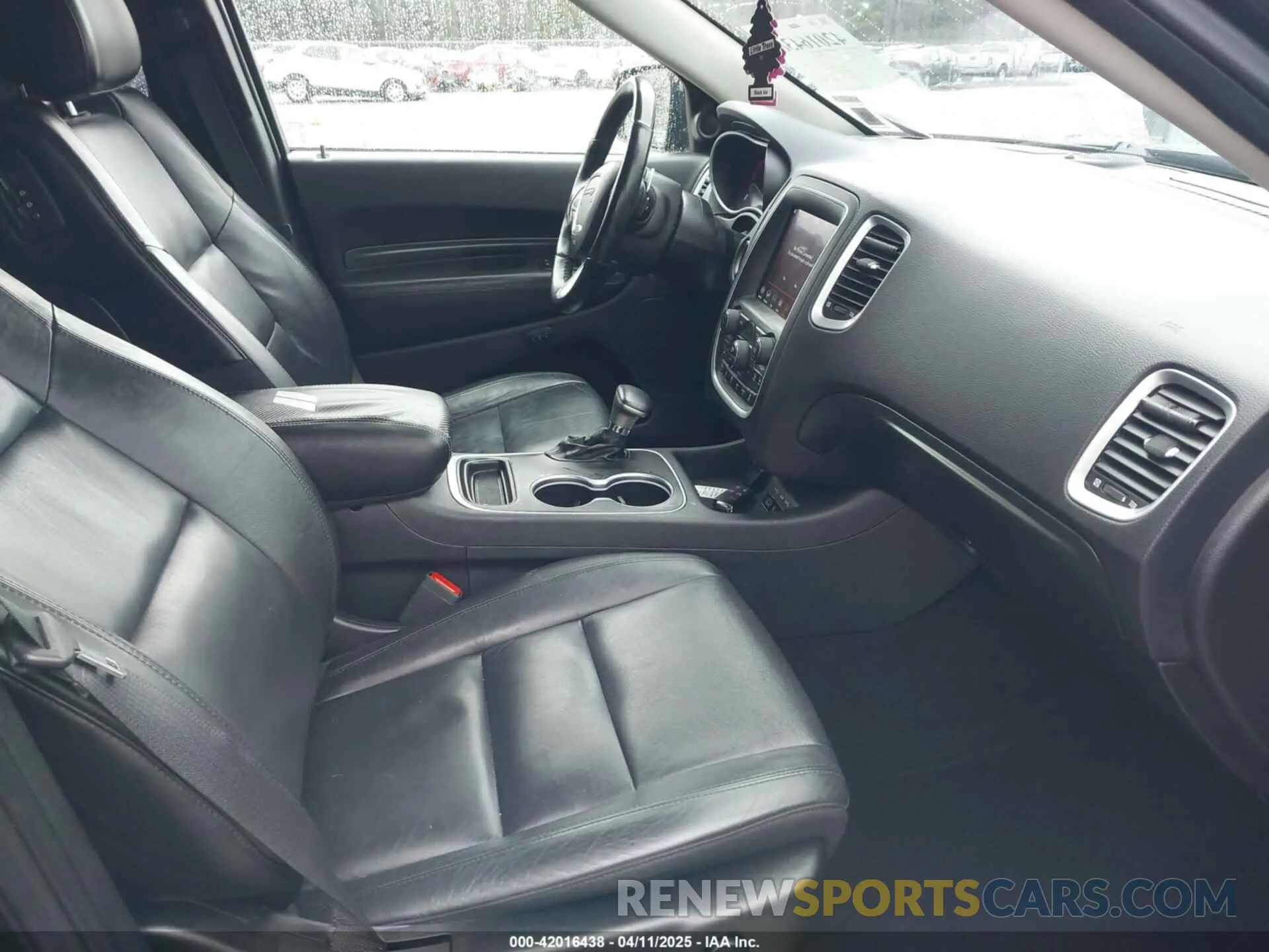 5 Photograph of a damaged car 1C4RDJEG4KC836693 DODGE DURANGO 2019